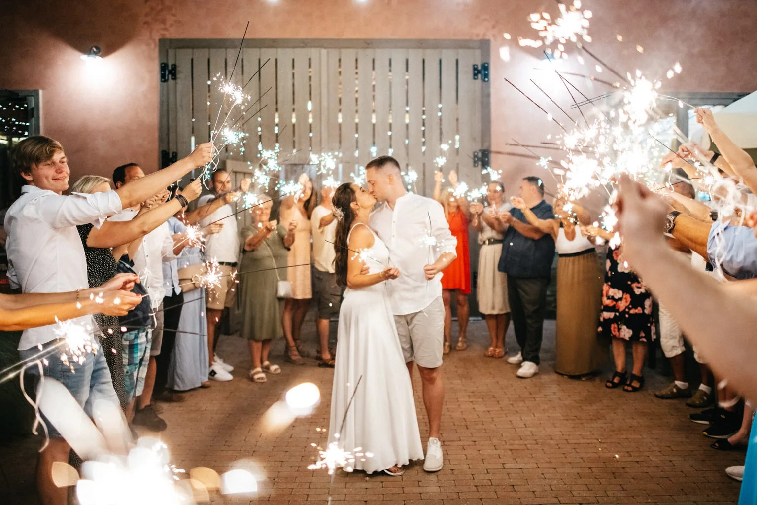 statek-vsetice-svatba-letni-boho-wedding-love-prague-fotograf-patrickhacha-2022136.jpg
