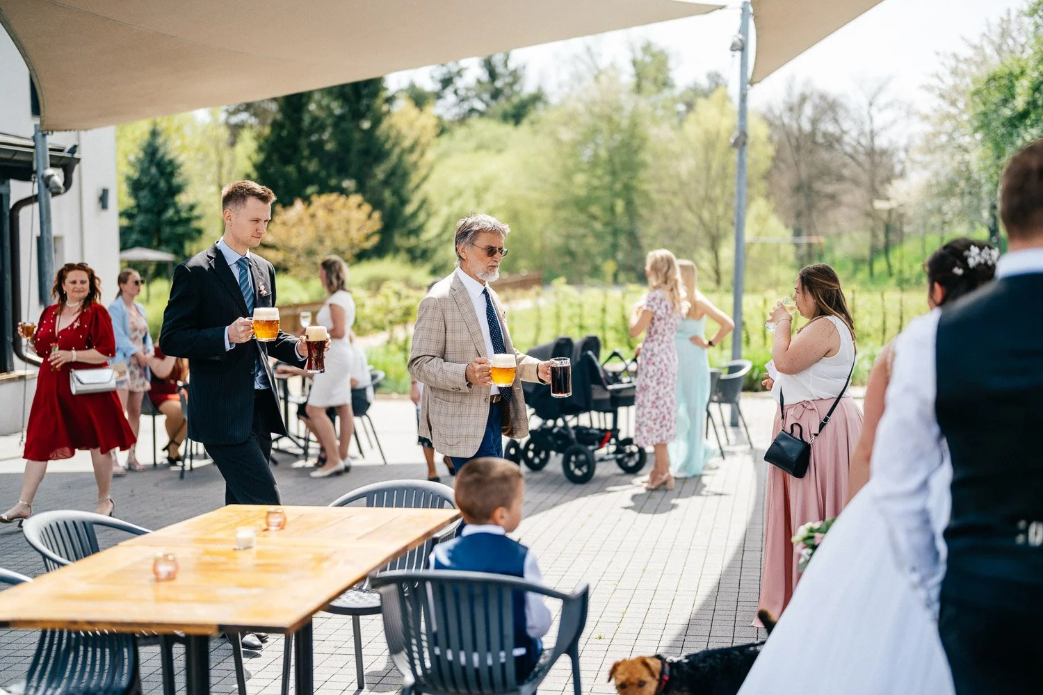 penzion-pivovar-novy-rybnik-oboriste-svatba-059-bastyr-pivo-hoste-patrik-Hacha-fotograf.jpg