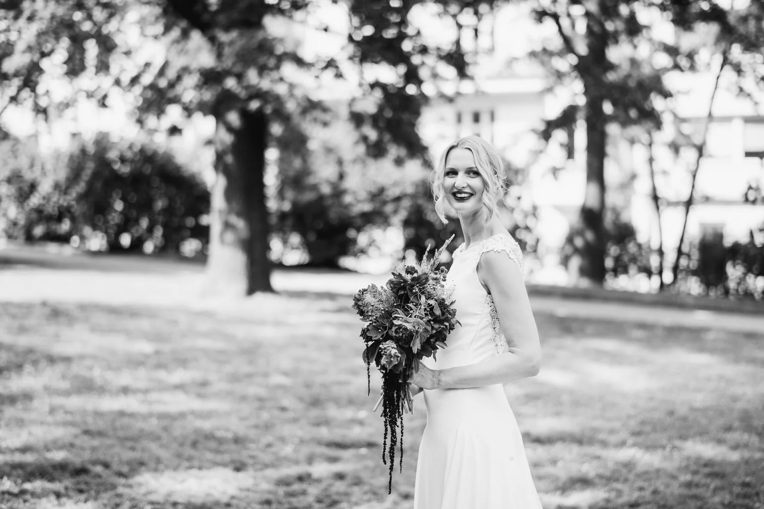 Grebovka-svatba-fotograf-wedding-havlickovy-sady-prague-photographer-summer-vibe-patrickhacha-cervenec-2023-44.jpg