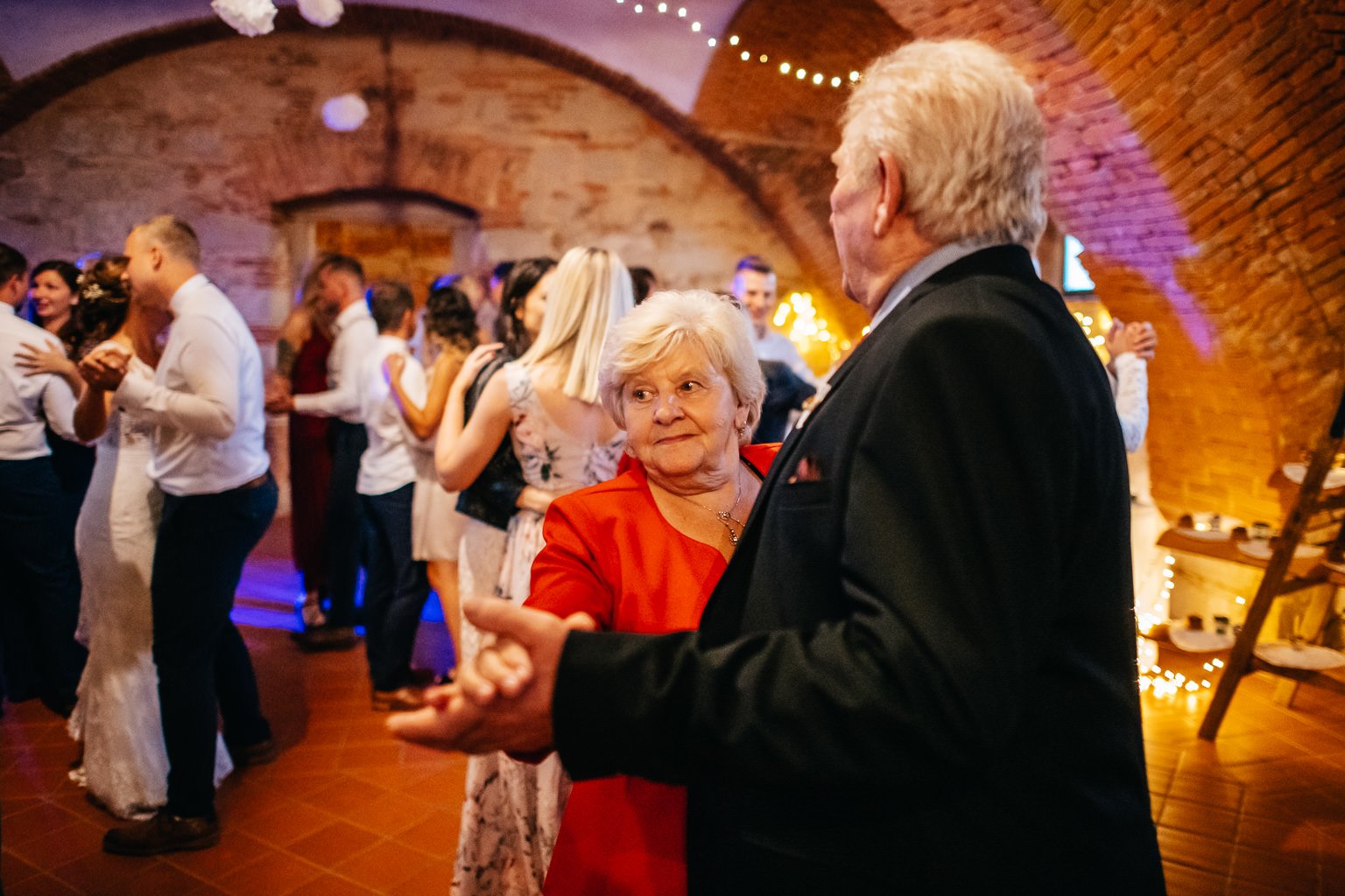 dvur-gigant-svatba-zaluzi-fotograf-wedding-patrikhacha-photographer-154.jpg