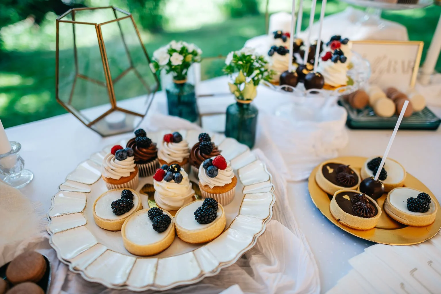 karlstejn-svatba-romanticky-hotel-fotograf-wedding-patrikhacha-076.jpg