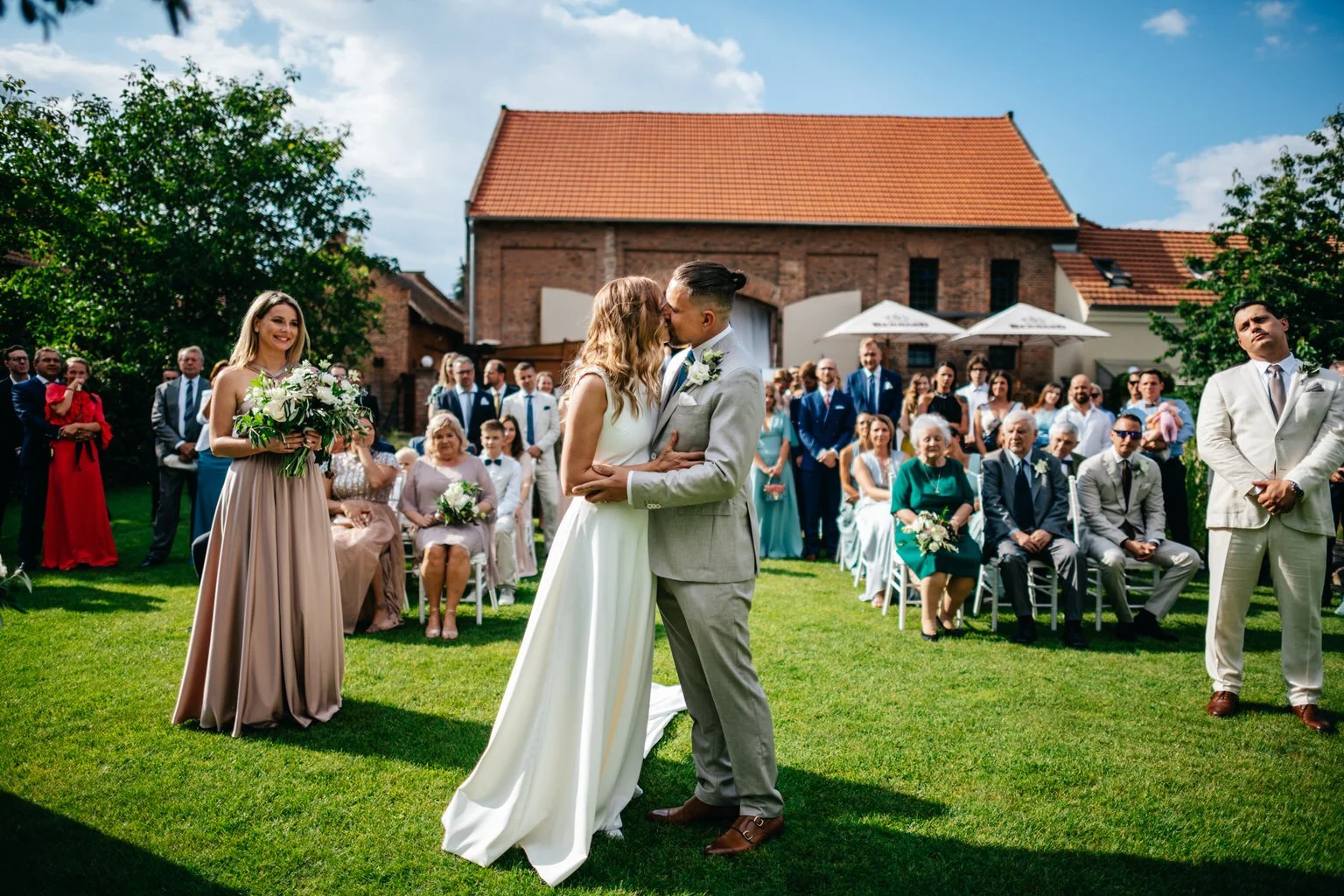 dvur-hoffmeister-svatba-fotograf-wedding-prague-photographer-summer-vibe-patrickhacha-srpen-2020-boho-34.jpg