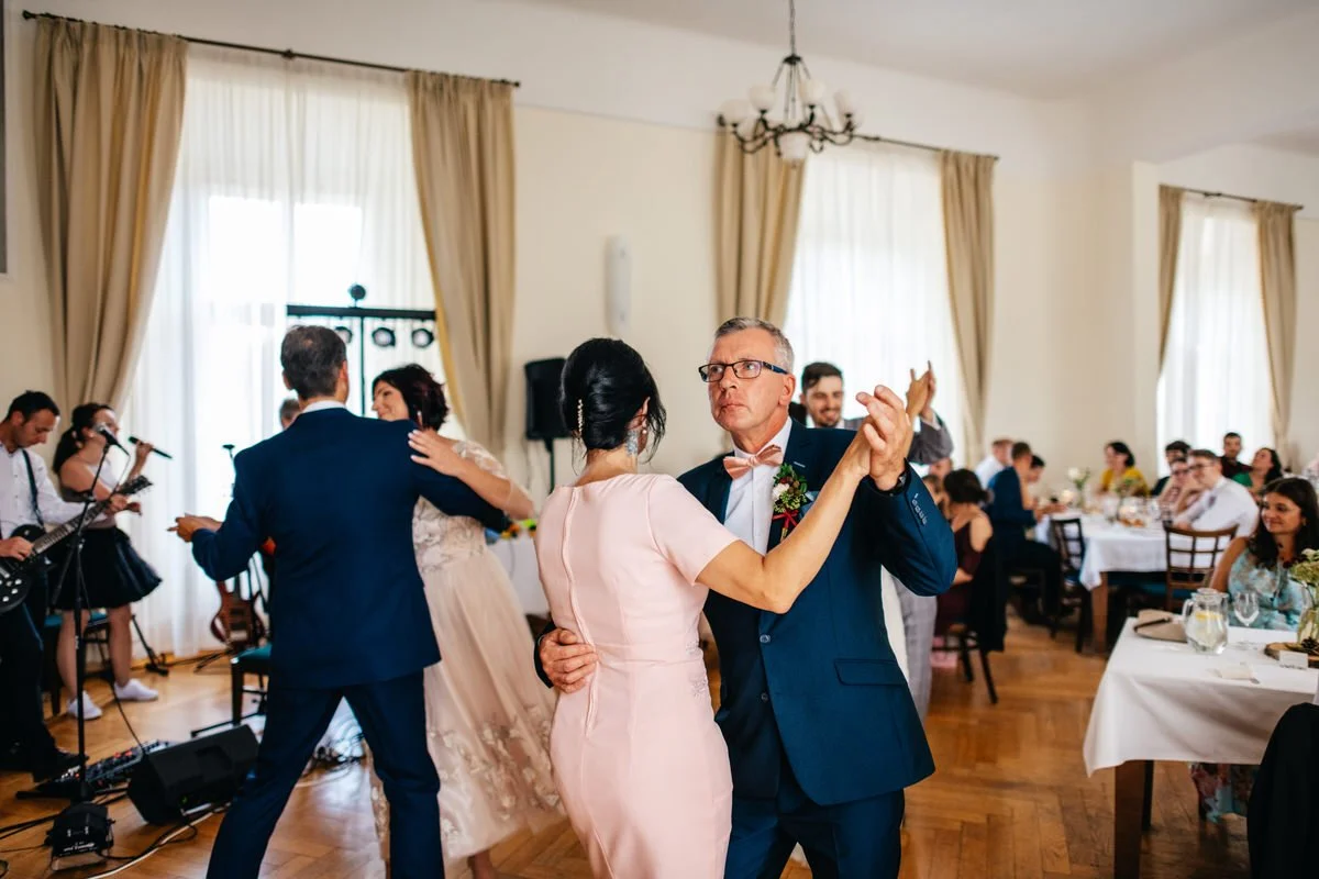 krtiny-kostel-svatba-fotograf-wedding-087.jpg