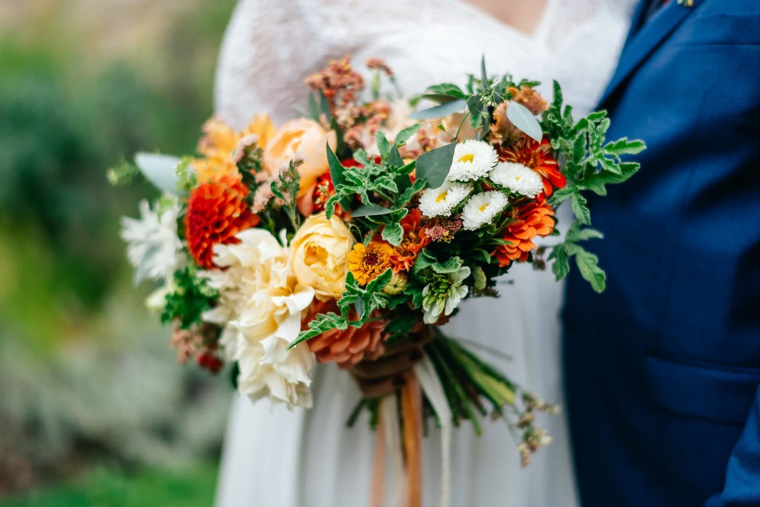 svatba-v-desti-farma-kalhov-fotograf-2022-wedding-prsi-venkovni-patrickhacha46.jpg
