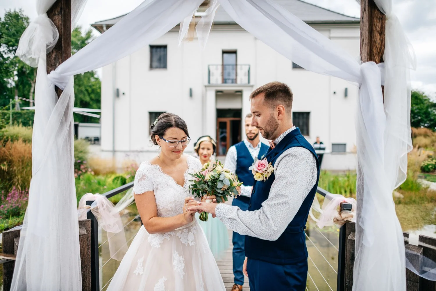 svatba-na-mole-novy-rybnik-pribram-024-prsteny-obrad-patrik-Hacha-fotograf.jpg