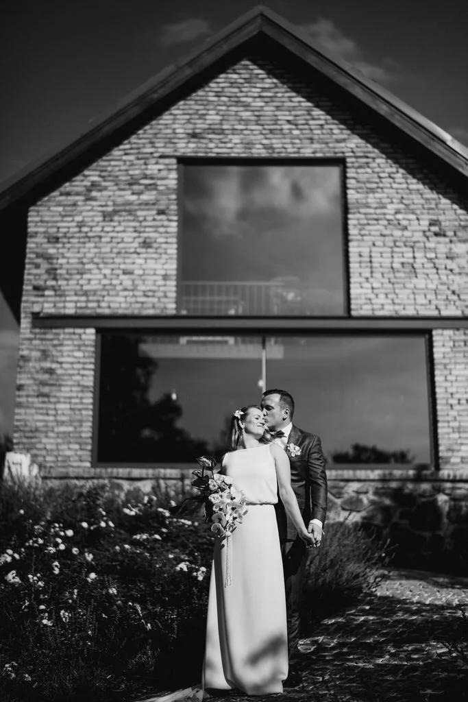 svatba-mlyn-na-dobry-vode-praha-wedding-prague-photographer-fotograf-2022-venkonvi67.jpg
