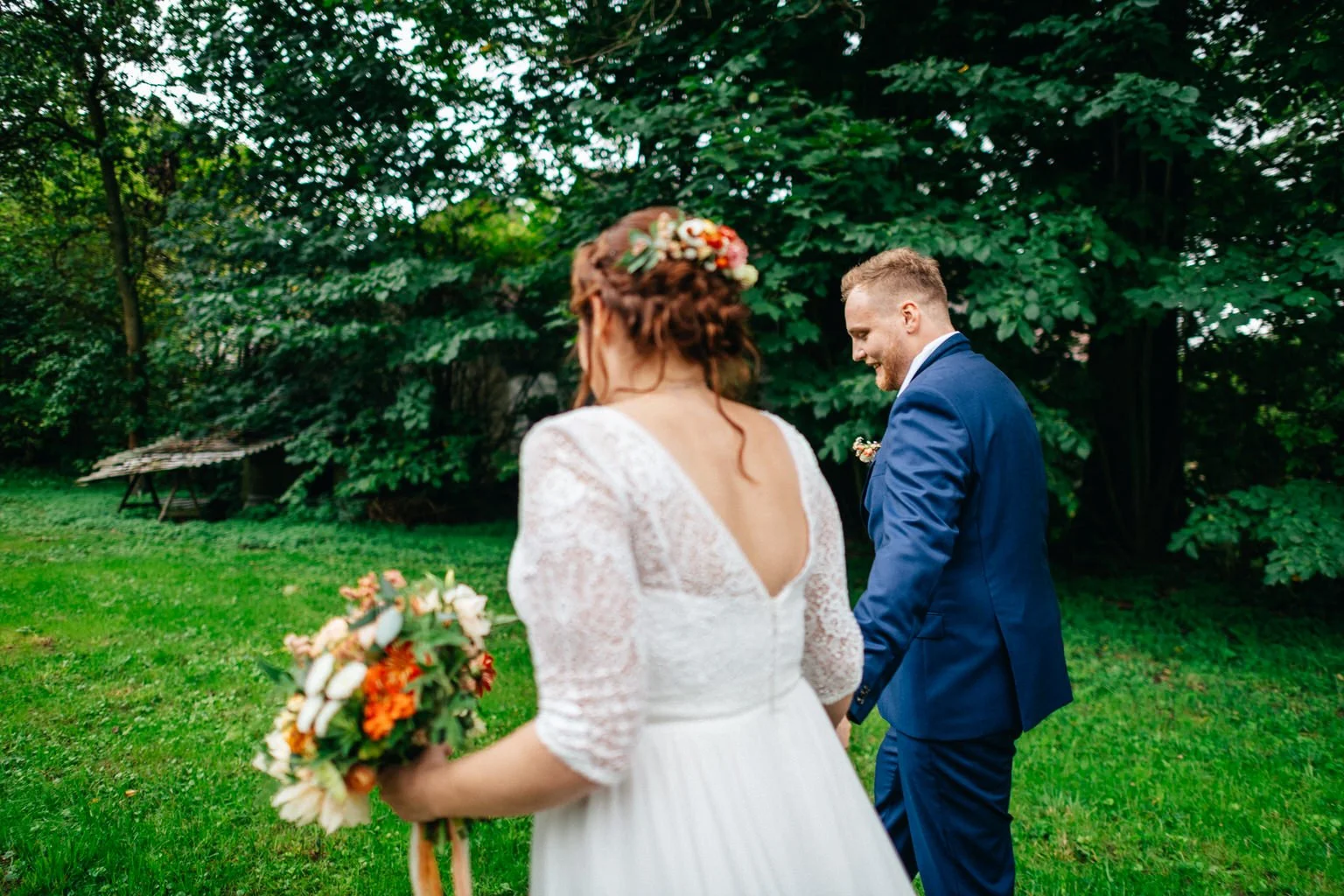 svatba-v-desti-farma-kalhov-fotograf-2022-wedding-prsi-venkovni-patrickhacha58.jpg