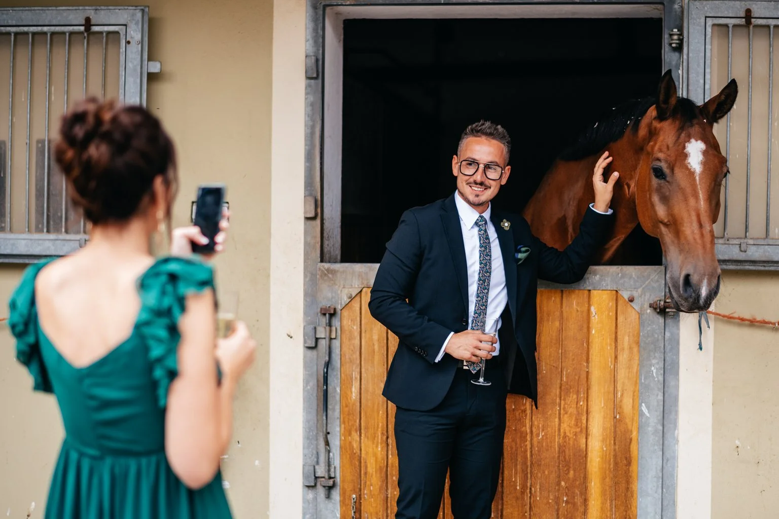 dvur-hoffmeister-svatba-fotograf-wedding-prague-photographer-summer-vibe-patrickhacha-srpen-2020-boho-5.jpg