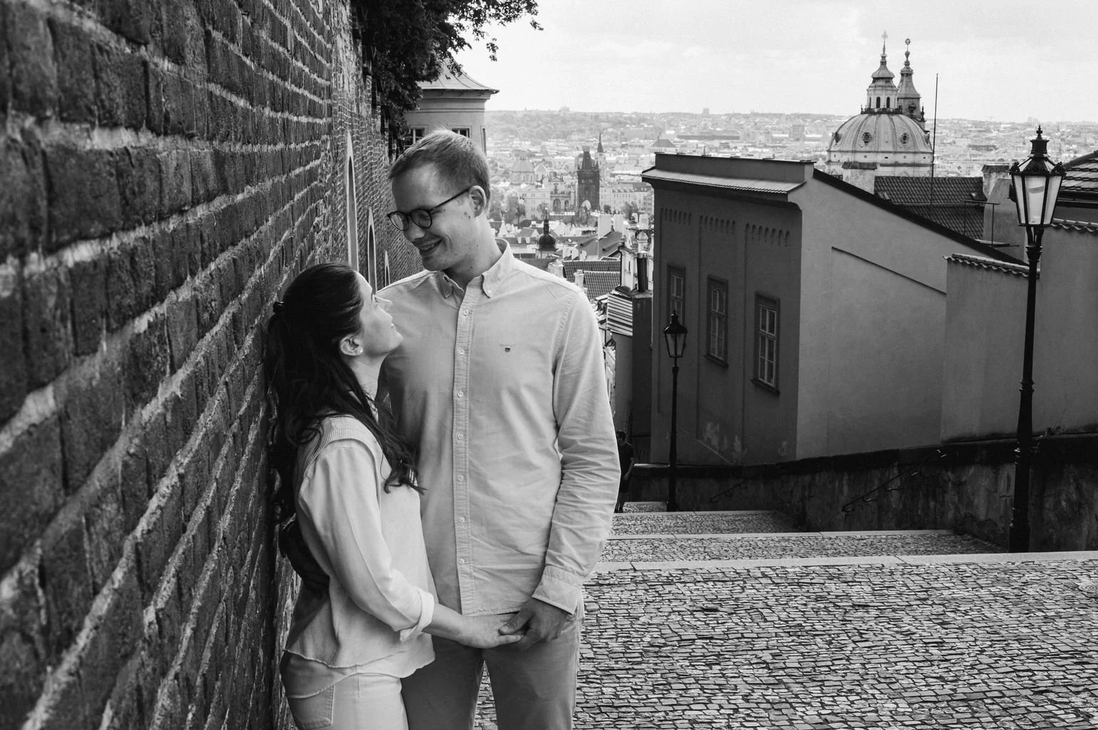 Prague-couple-shooting-old-prague-nikon-predsvatebni-foceni-fotograf-photographer-patrickhacha14.jpg