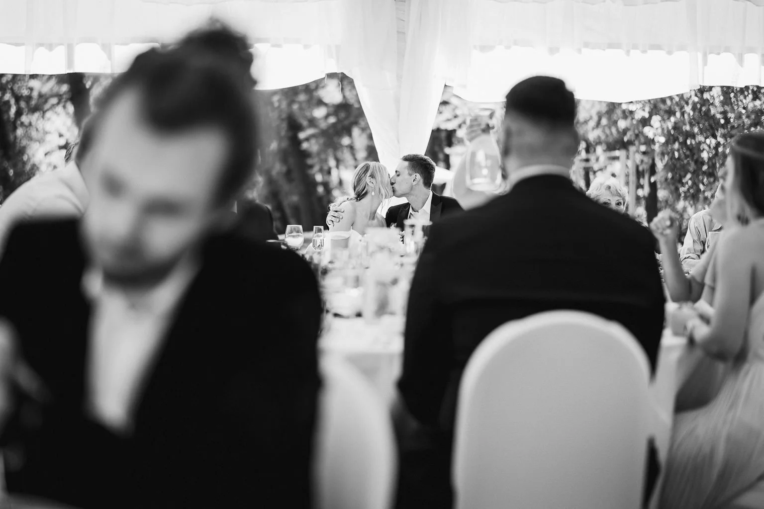 karlstejn-svatba-romanticky-hotel-fotograf-wedding-patrikhacha-071.jpg