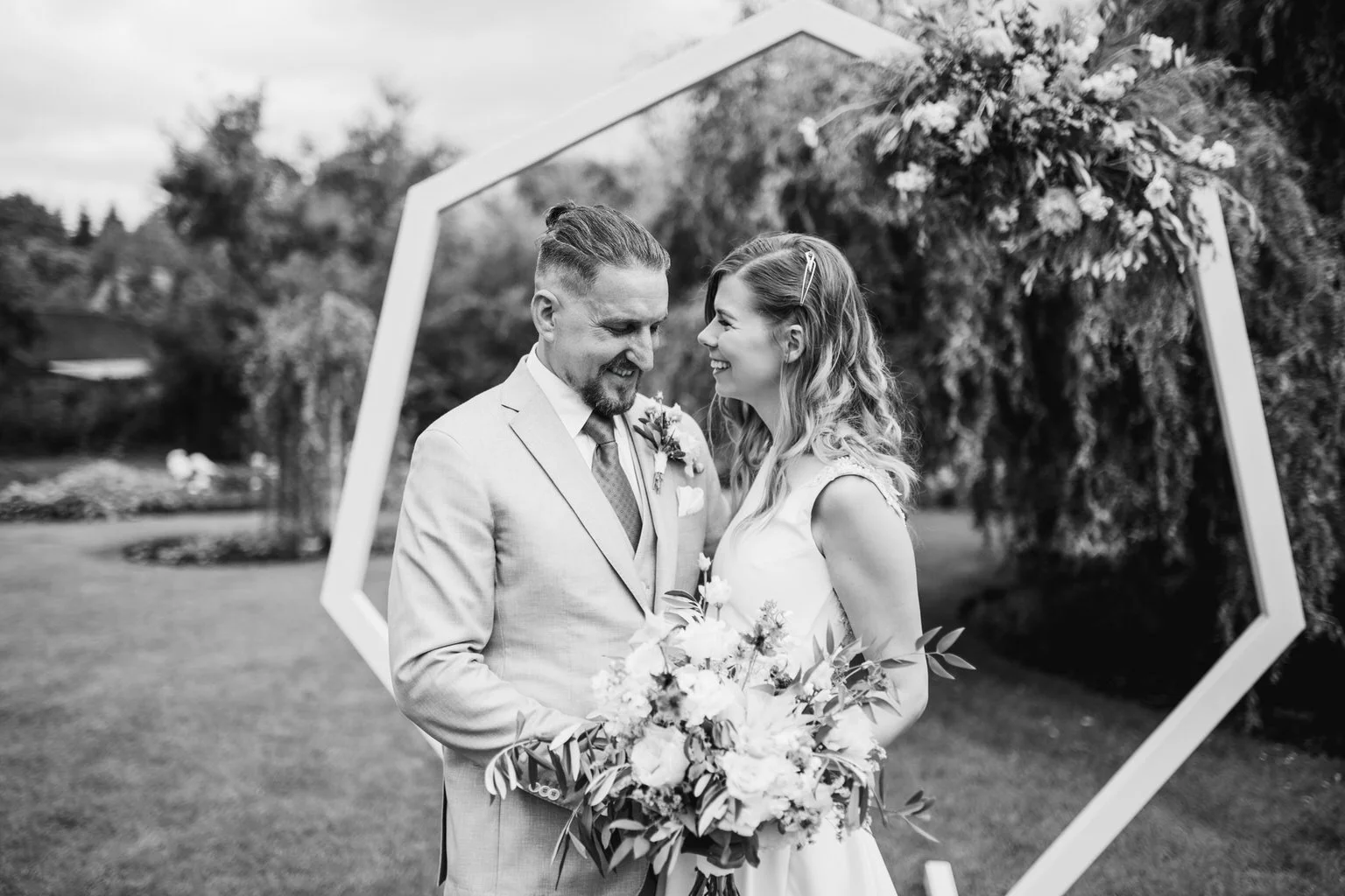dvur-hoffmeister-svatba-fotograf-wedding-prague-photographer-summer-vibe-patrickhacha-srpen-2020-boho-65.jpg