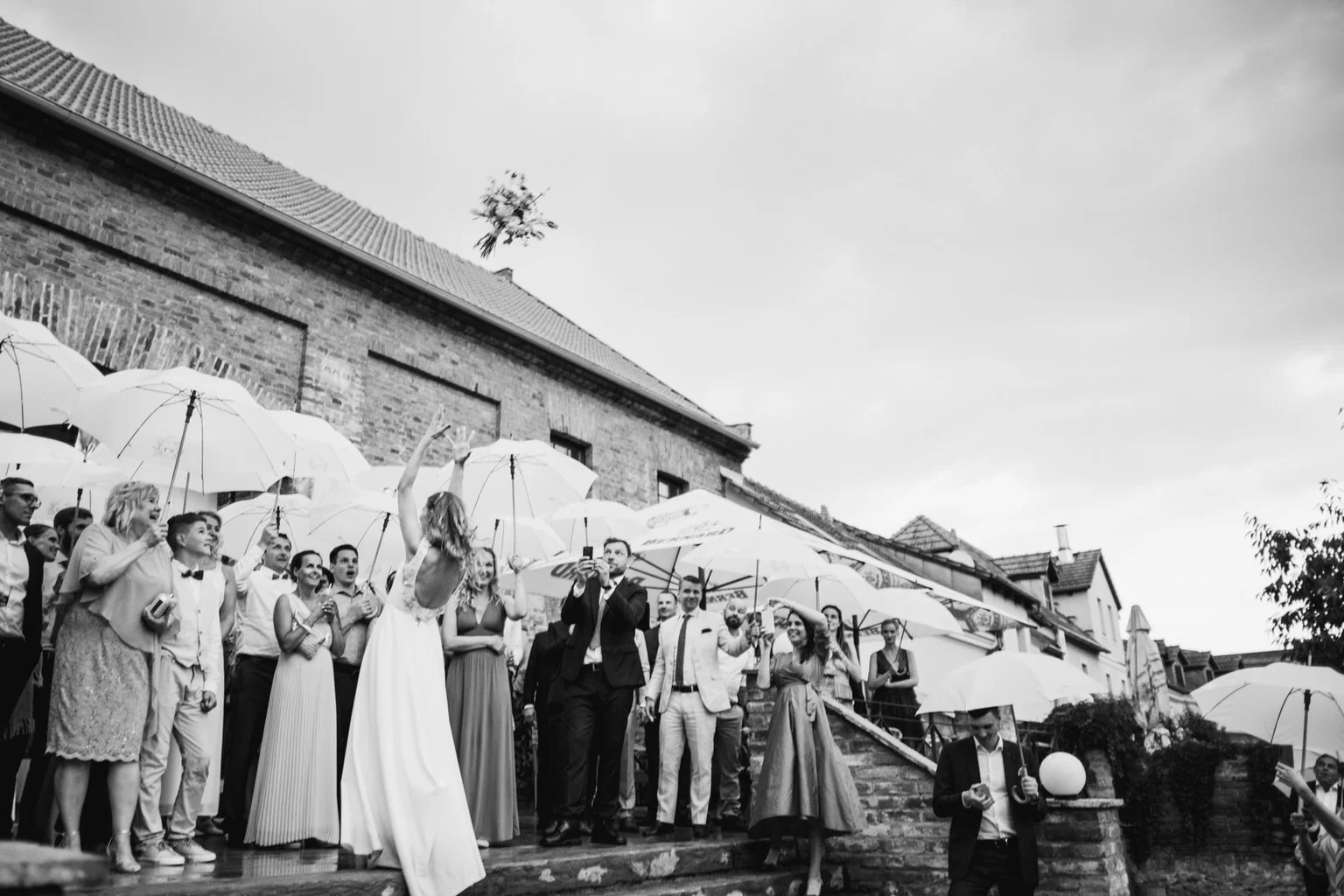 dvur-hoffmeister-svatba-fotograf-wedding-prague-photographer-summer-vibe-patrickhacha-srpen-2020-boho-76.jpg