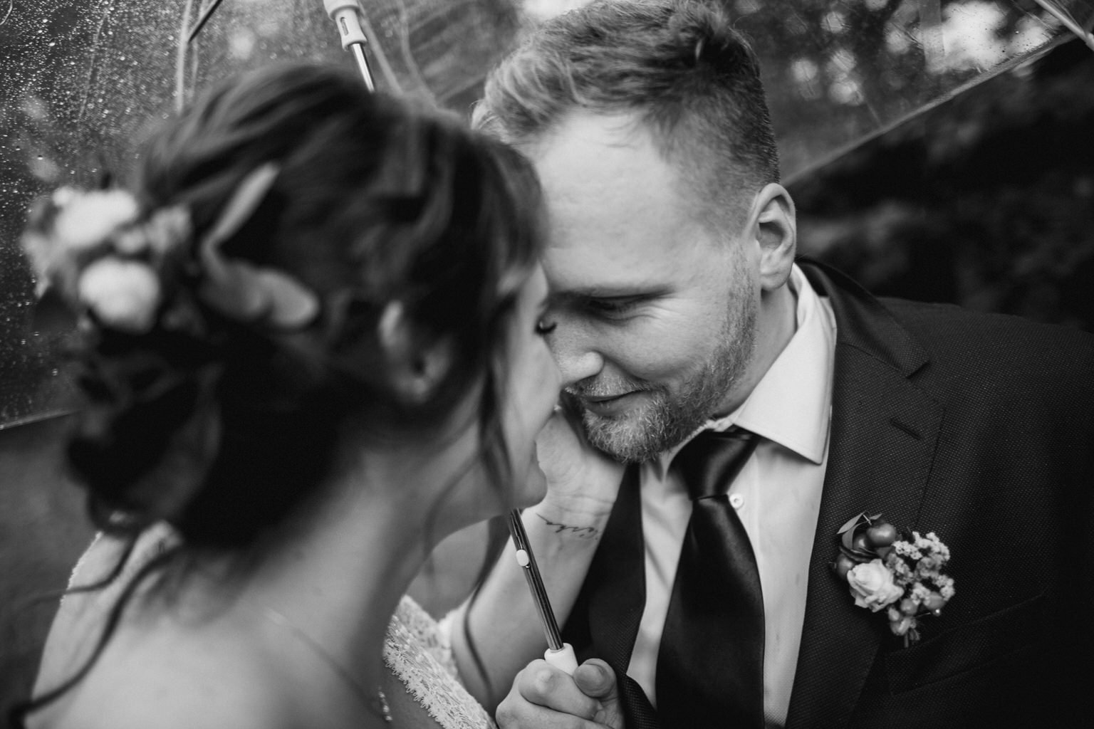 svatba-v-desti-farma-kalhov-fotograf-2022-wedding-prsi-venkovni-patrickhacha61.jpg