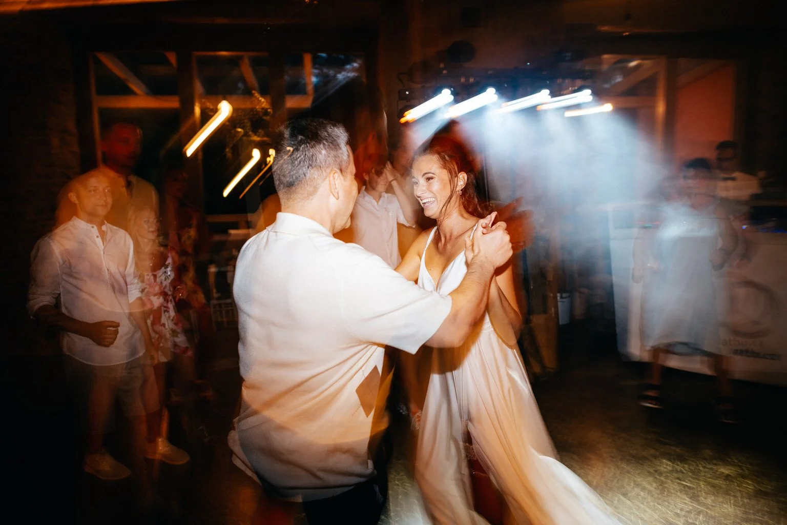 statek-vsetice-svatba-letni-boho-wedding-love-prague-fotograf-patrickhacha-2022131.jpg