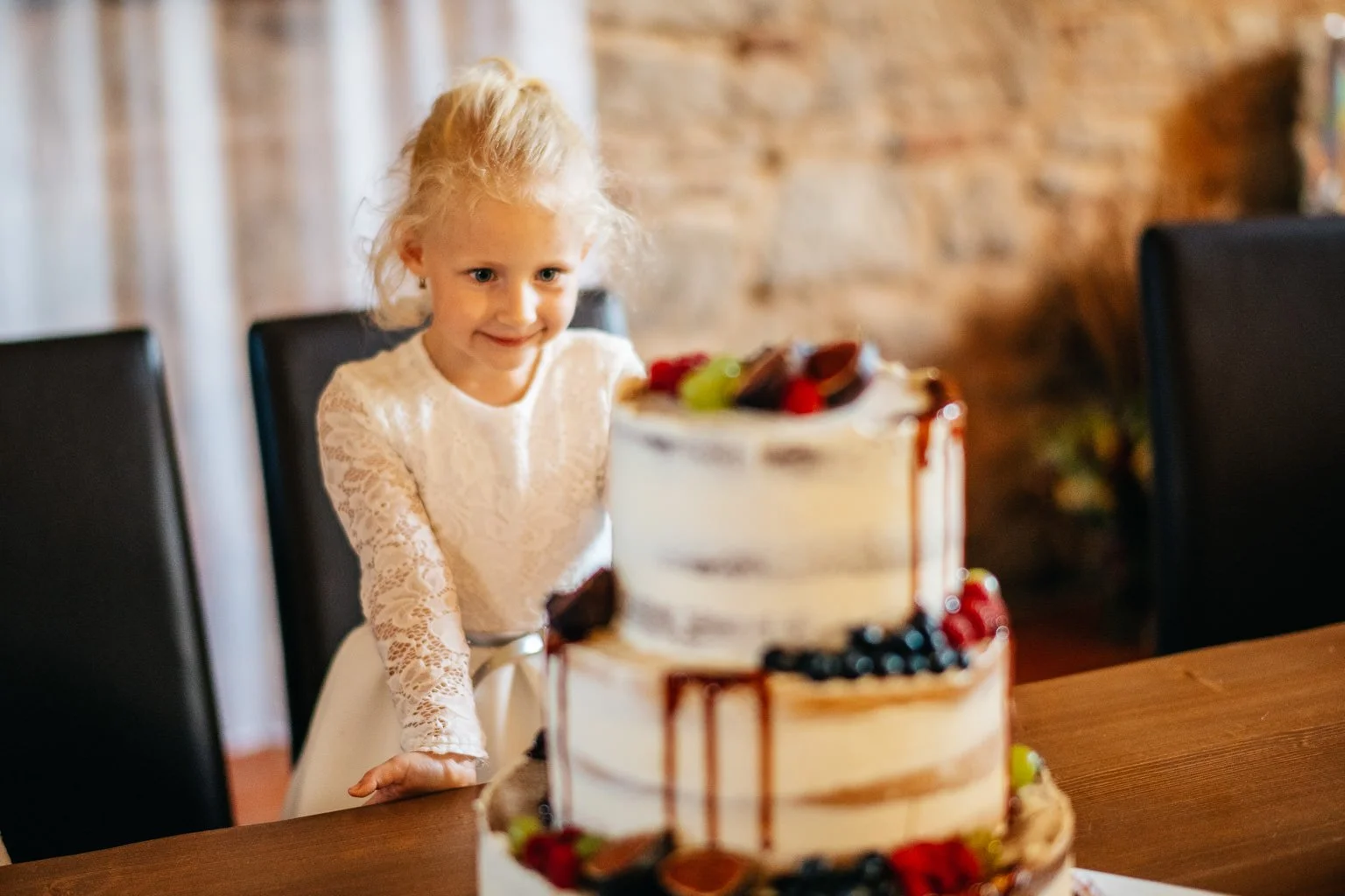 dvur-gigant-svatba-zaluzi-fotograf-wedding-patrikhacha-photographer-085.jpg