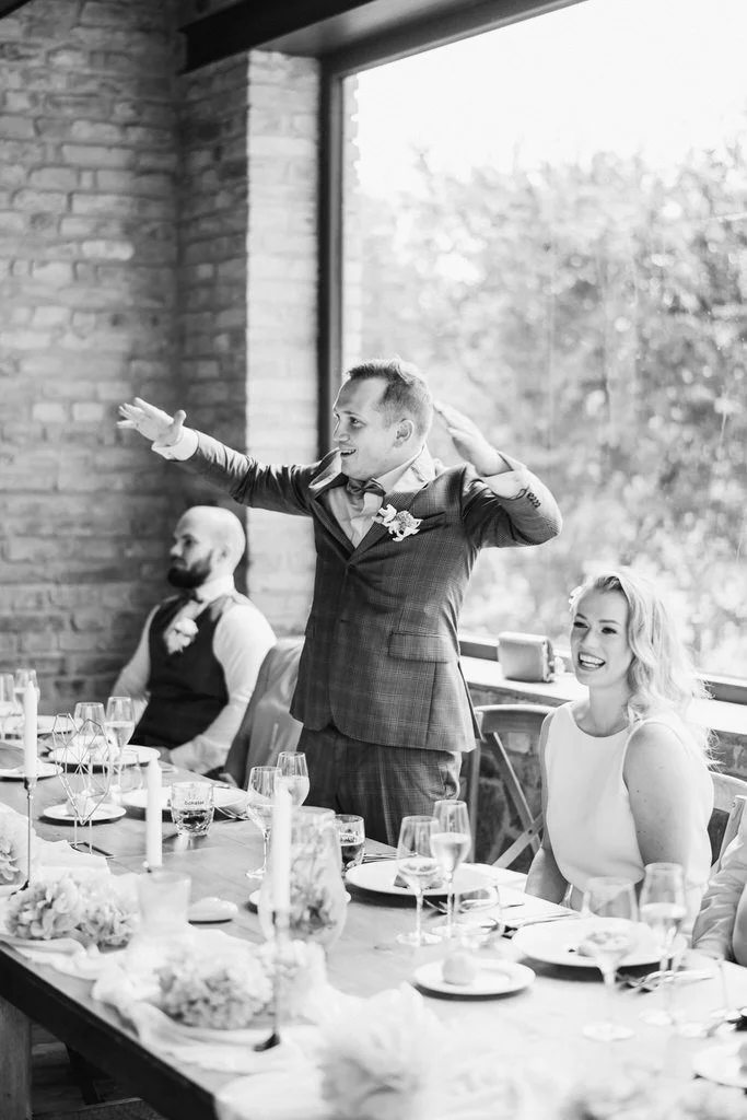 svatba-mlyn-na-dobry-vode-praha-wedding-prague-photographer-fotograf-2022-venkonvi47.jpg