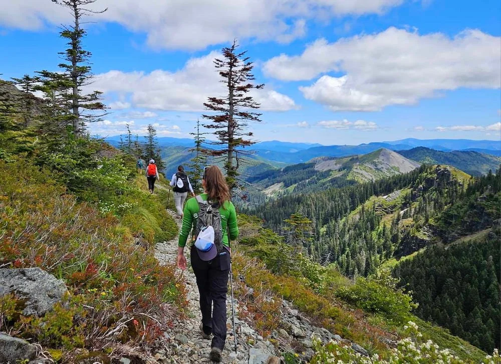 Train_difficult_hikes_1.jpg