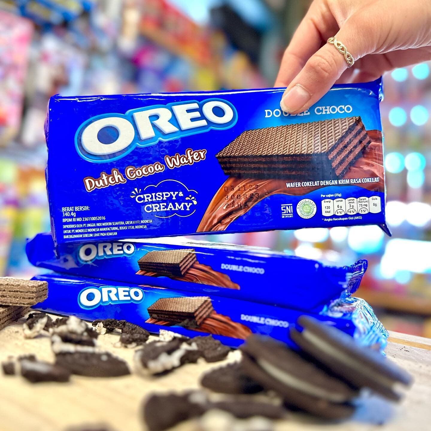 Imported Oreo goodies 😍

#oreo #oldetymecandyshoppe #candyshop #candystore #canmore #canadianrockies #oreos #wafer #chocolate