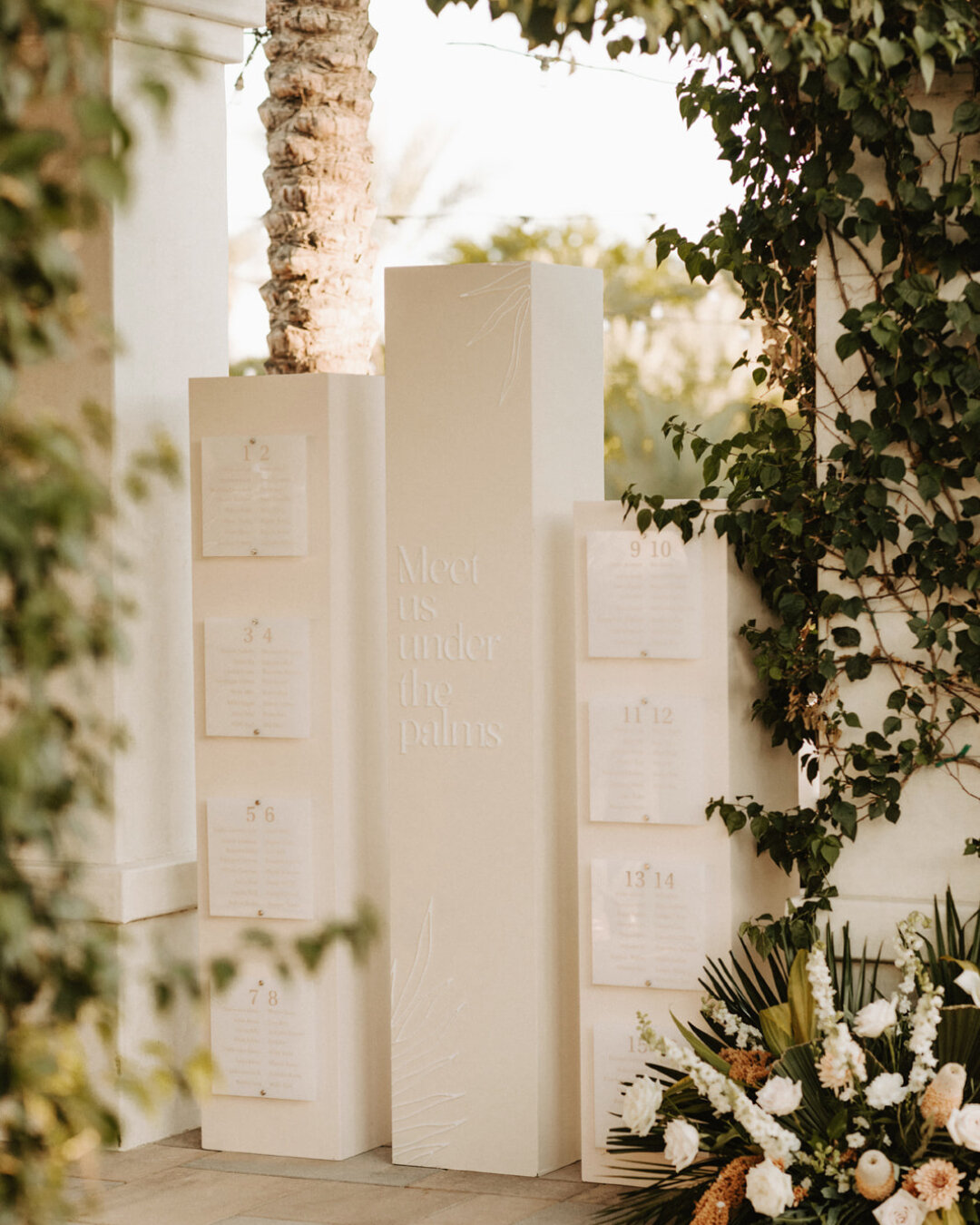 A blend of contemporary style and romantic elegance awaited guests at this peachy pink and gold-accented wedding! We can't think of a more timeless color scheme for a golden hour cocktail hour ＋ reception on the patio 😌⁣
Planner: @lauren_everlybymge
