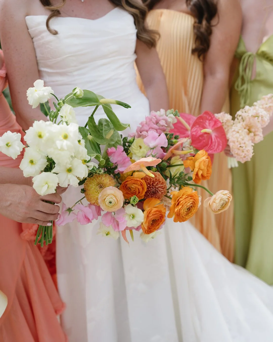 Planner: @wildflowers.elegant.events⁣
Hair: @bridalbyangmillion⁣
Makeup: @kylastuart_makeup⁣
Photographer: @hannahlillian.photo⁣
Florist: @daydreamflorals