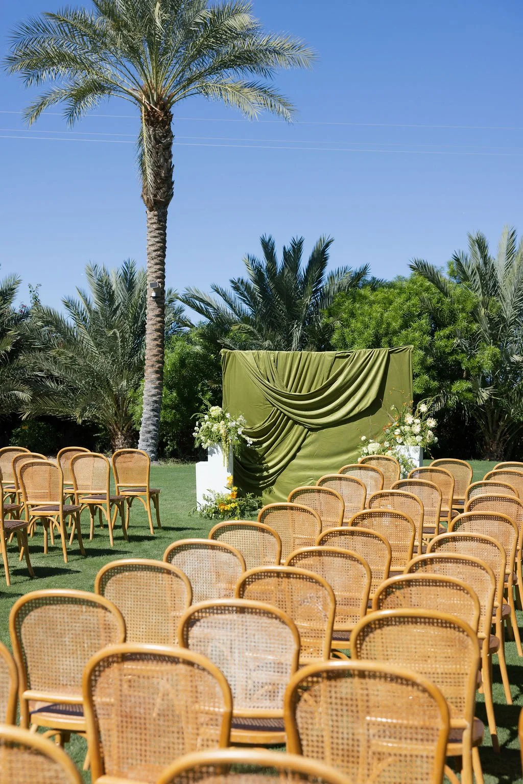 palm springs outdoor wedding ceremony