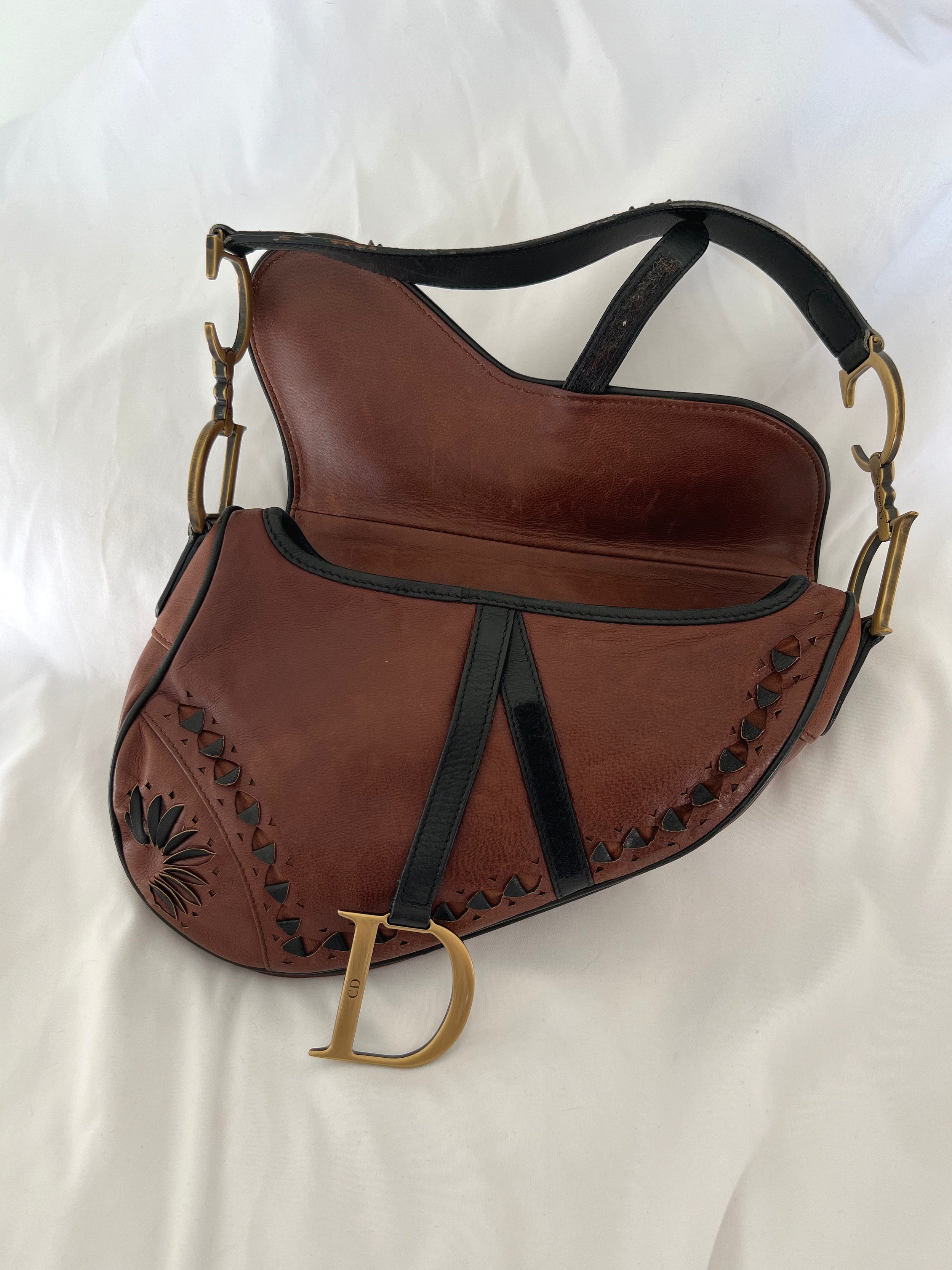 Dior+Limited+Edition+Laser+Cut+Saddle+Bag+9.jpg