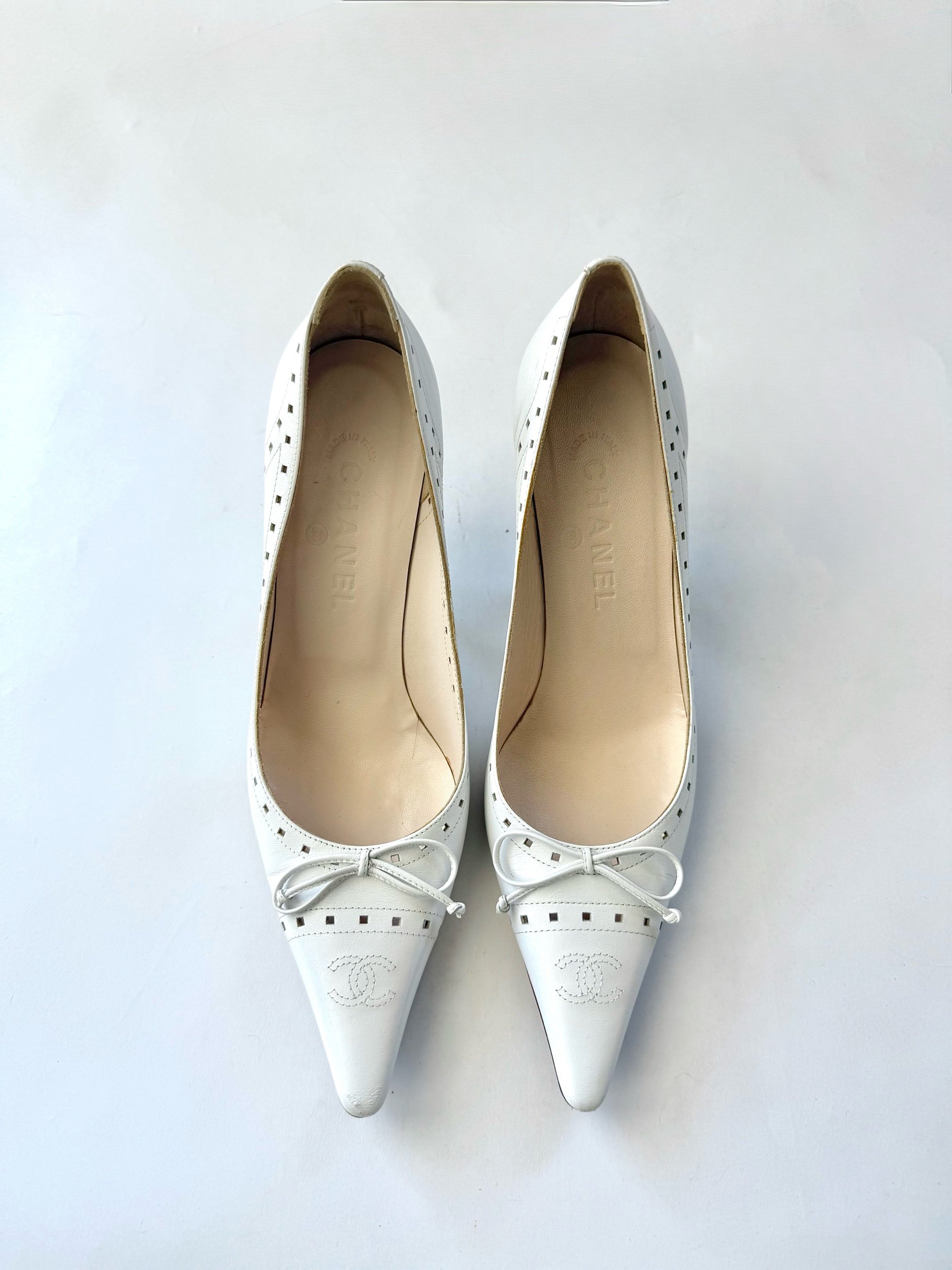 Chanel White Leather Cutout CC Heels, Size 38