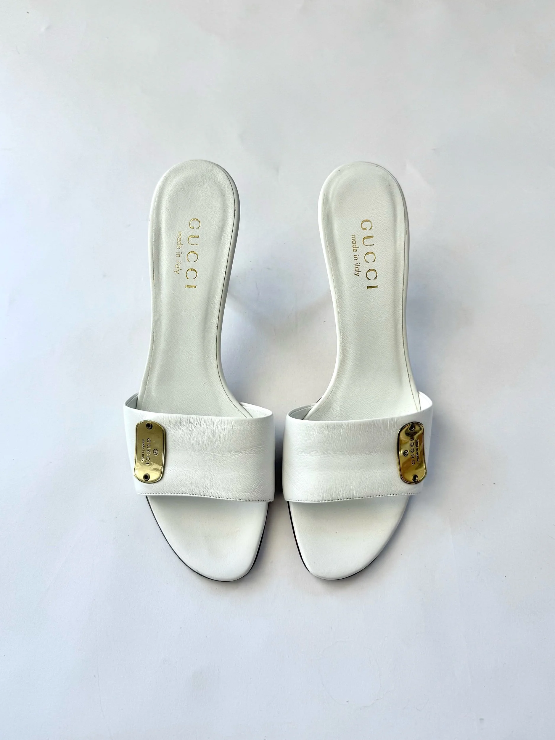 Gucci White Leather Logo Sandals, Size 7