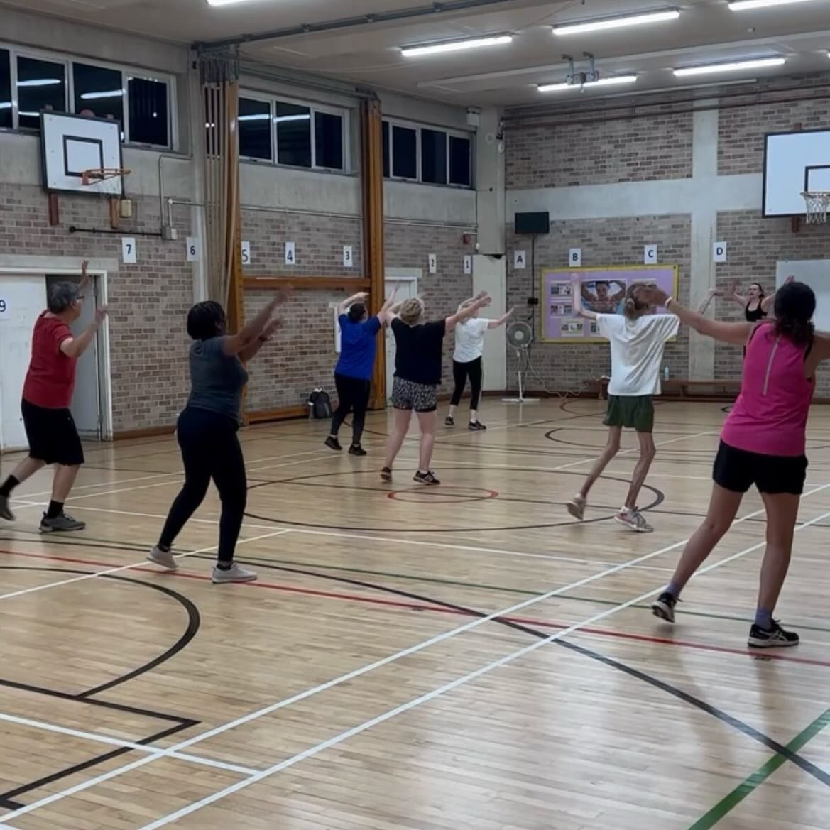 Throw those hands up in the air and join a Flo Fit dance fitness class! 🙋&zwj;♀️🙋🙋&zwj;♂️No booking required, just come along and join in! 💪 
-
Tuesday
7.45pm - 8.45pm
&pound;8.00 (&pound;7.00 with Flo Fit Tokens)
Palmers Green United Reformed Ch