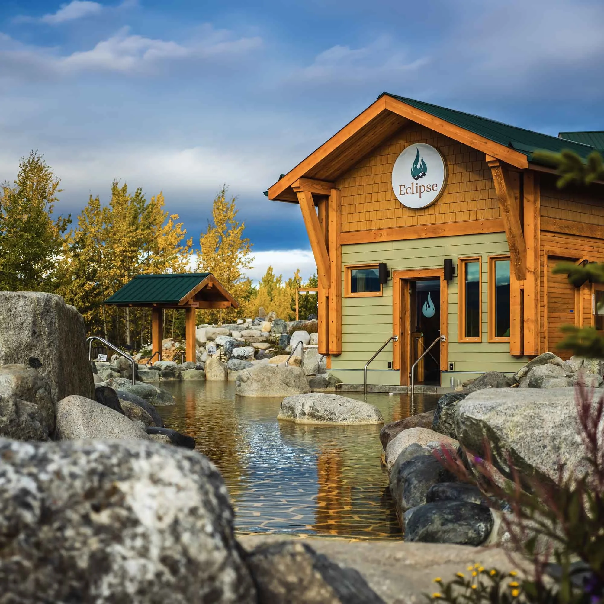 hansem_travel_package_tours_2026_27_yukon_aurora_tours_experience_magical_aurora_borealis_northern_lights_whitehorse_yukon_vancouver_bc_03_gallery_05.jpg