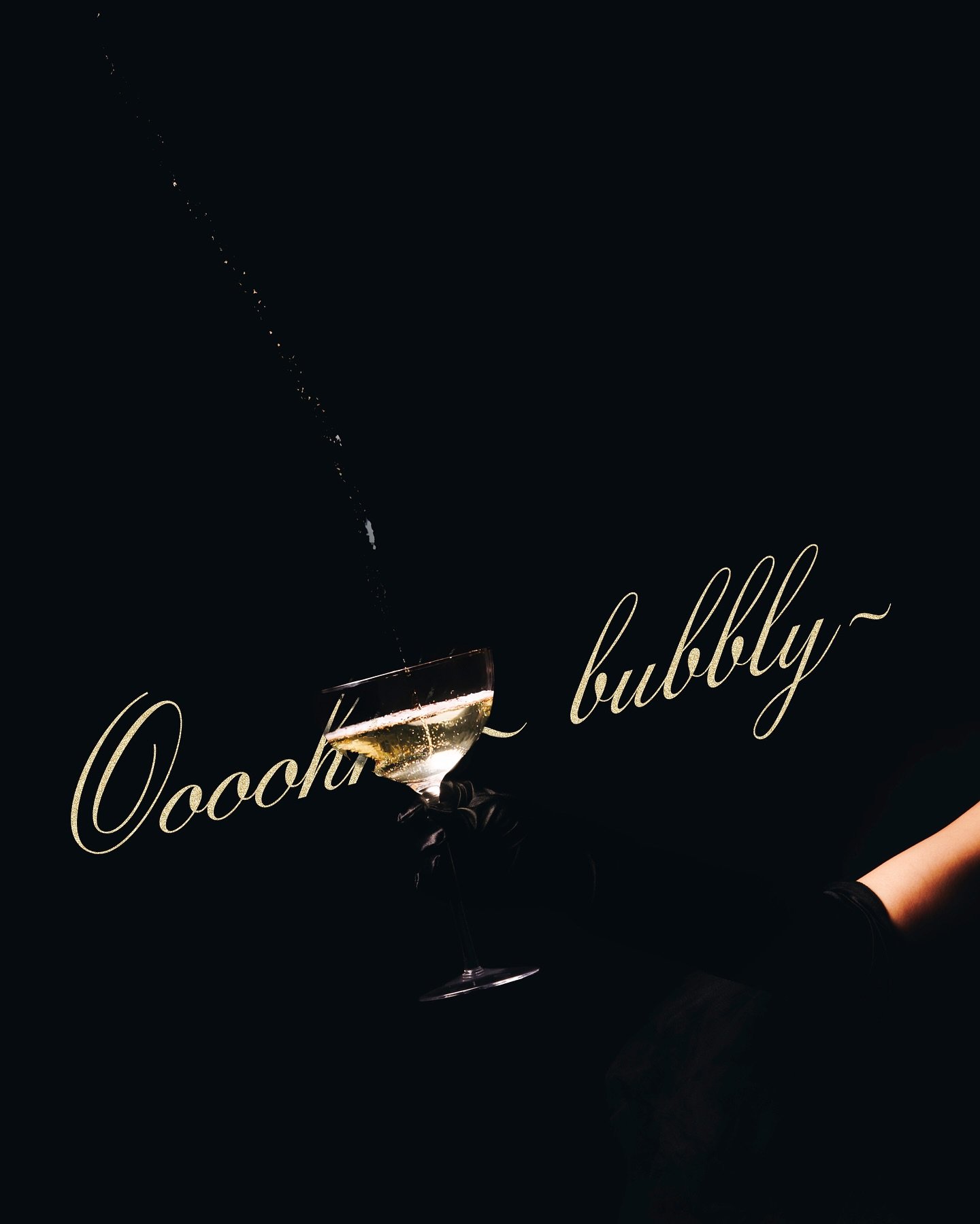 Champagne bubbly during a shoot is always a &quot;yes please&quot; moment ✨