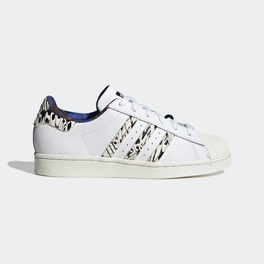 Superstar_Shoes_White_GY6852_01_standard.jpg