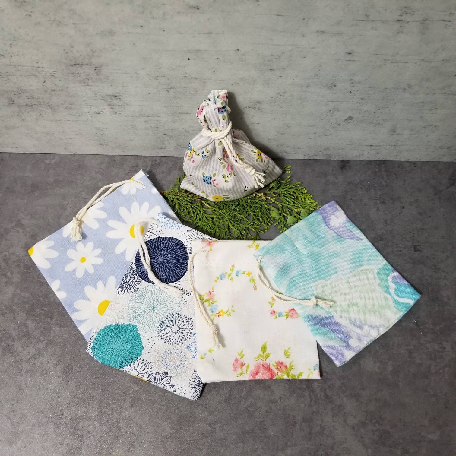 https://i.etsystatic.com/11587077/r/il/837727/2354269691/il_fullxfull.2354269691_al4c.jpg