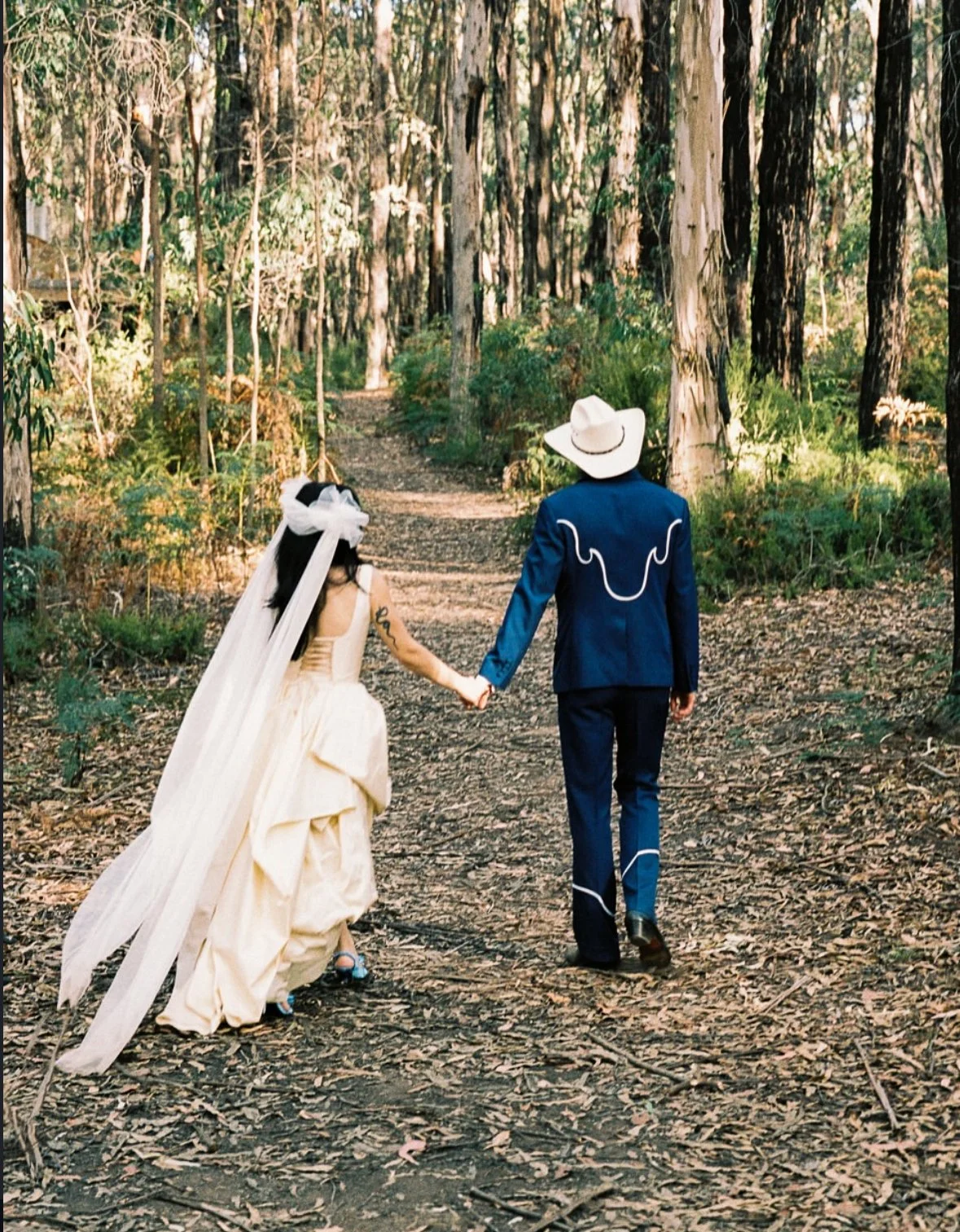 full look for alesja: corset and skirt in butter silk dupion,  with tulle veil