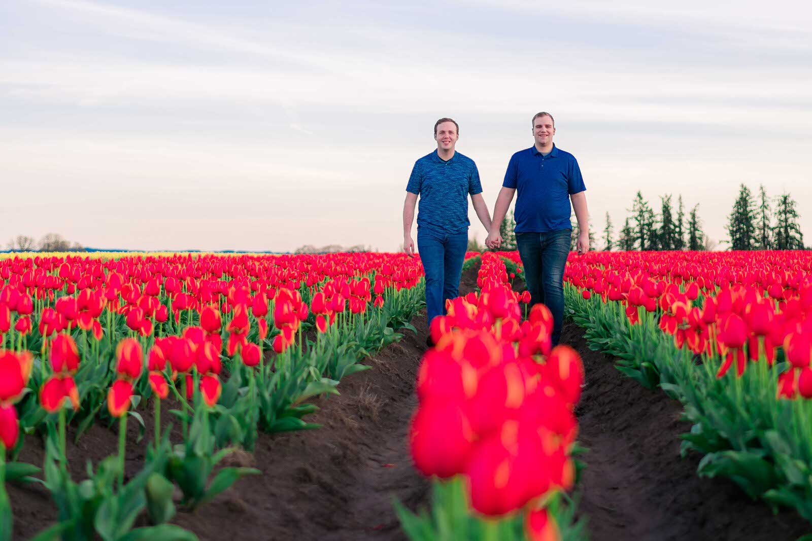 Woodburn-Tulip-Farm-Engagement-Photography.jpg