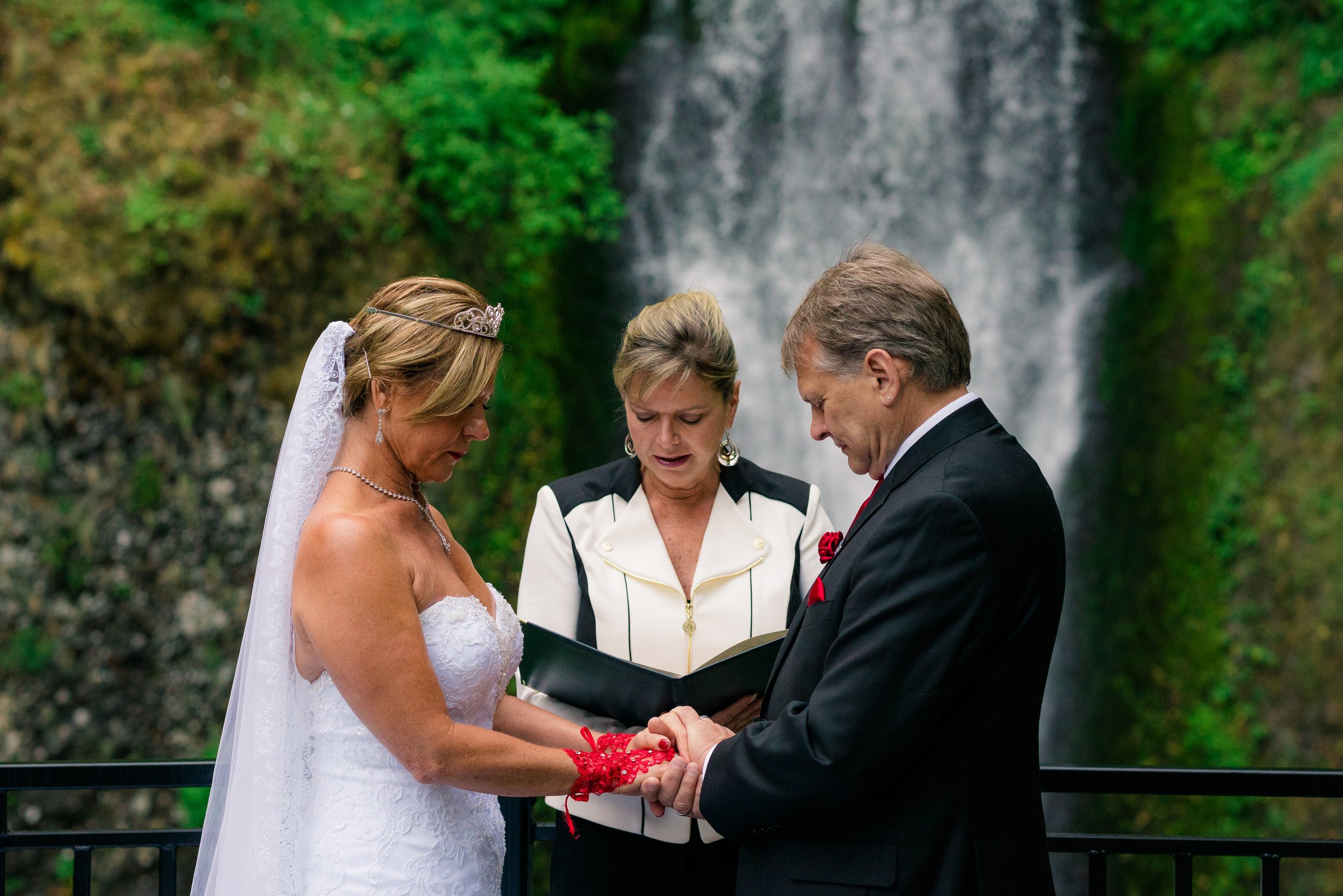 Multnomah-Falls-Wedding-Photographer.jpg