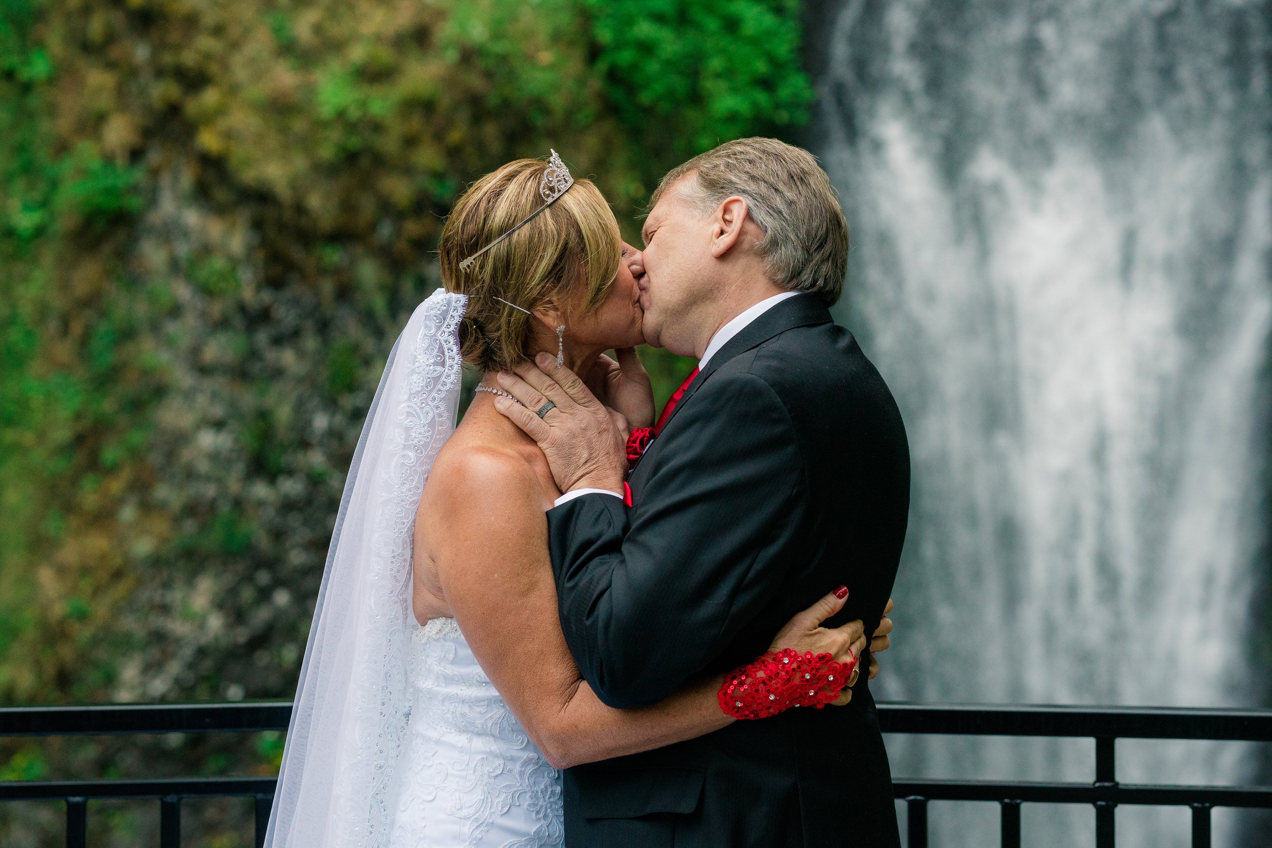 Multnomah-Falls-Wedding-Photography.jpg