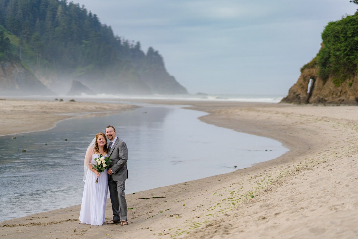 Oregon-Elopement-Photographer-13.jpg