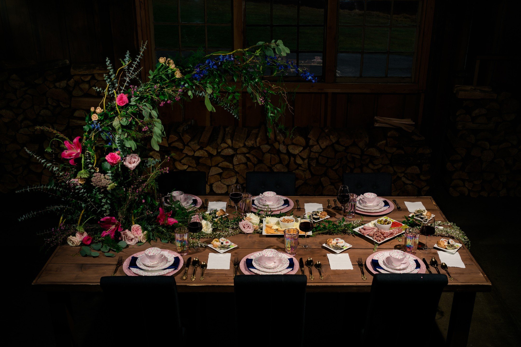 Who loves the drama of lightning? It's such a fun way to get creative and produce dramatic images! The venue plays a key part if we can do anything like this and if the vibe is right we love to bust out the flashes for a few images! #weddingphotograp