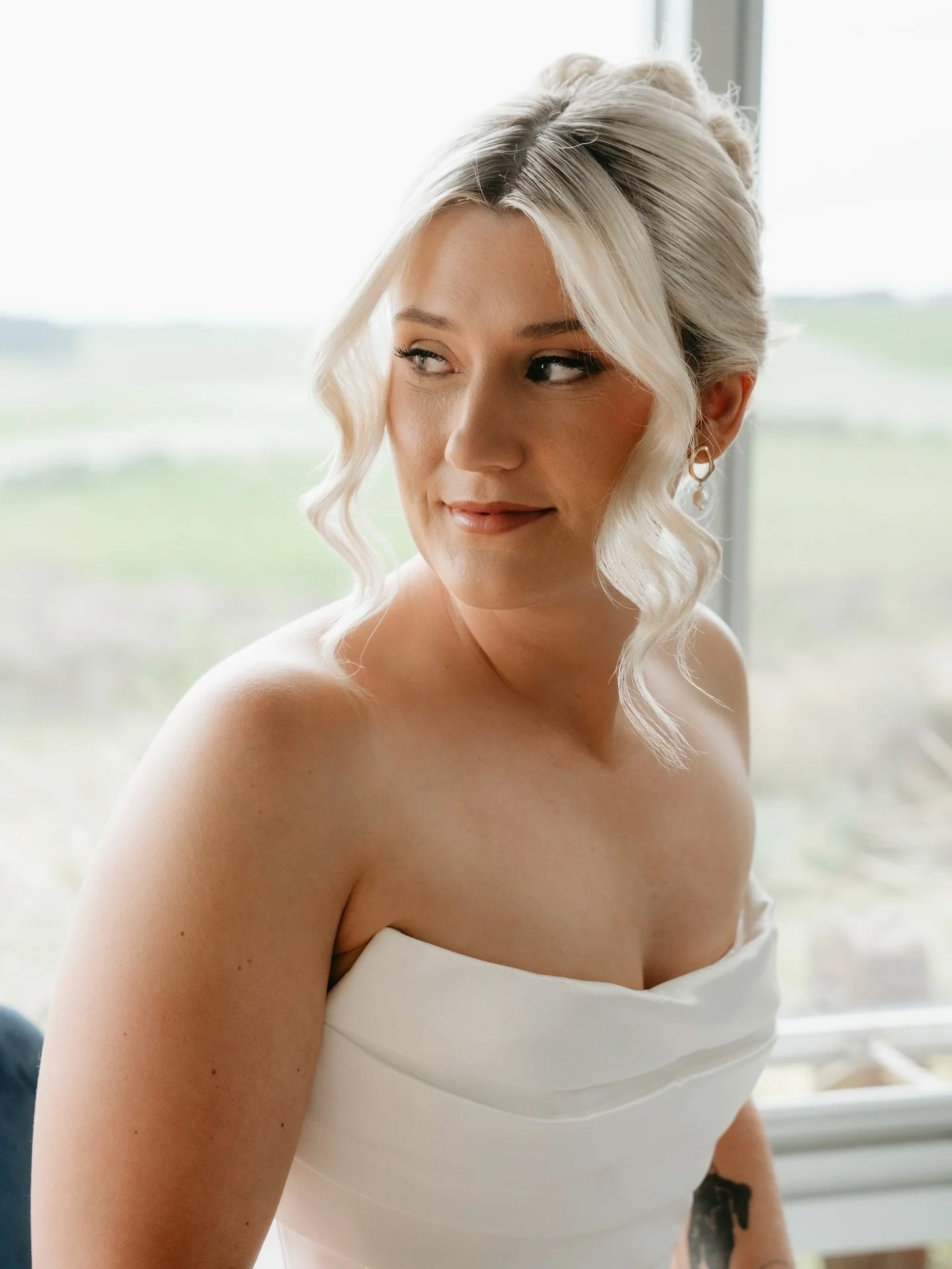 Beautiful Elopement Bride, Jess by @milkchiccreative 🤍