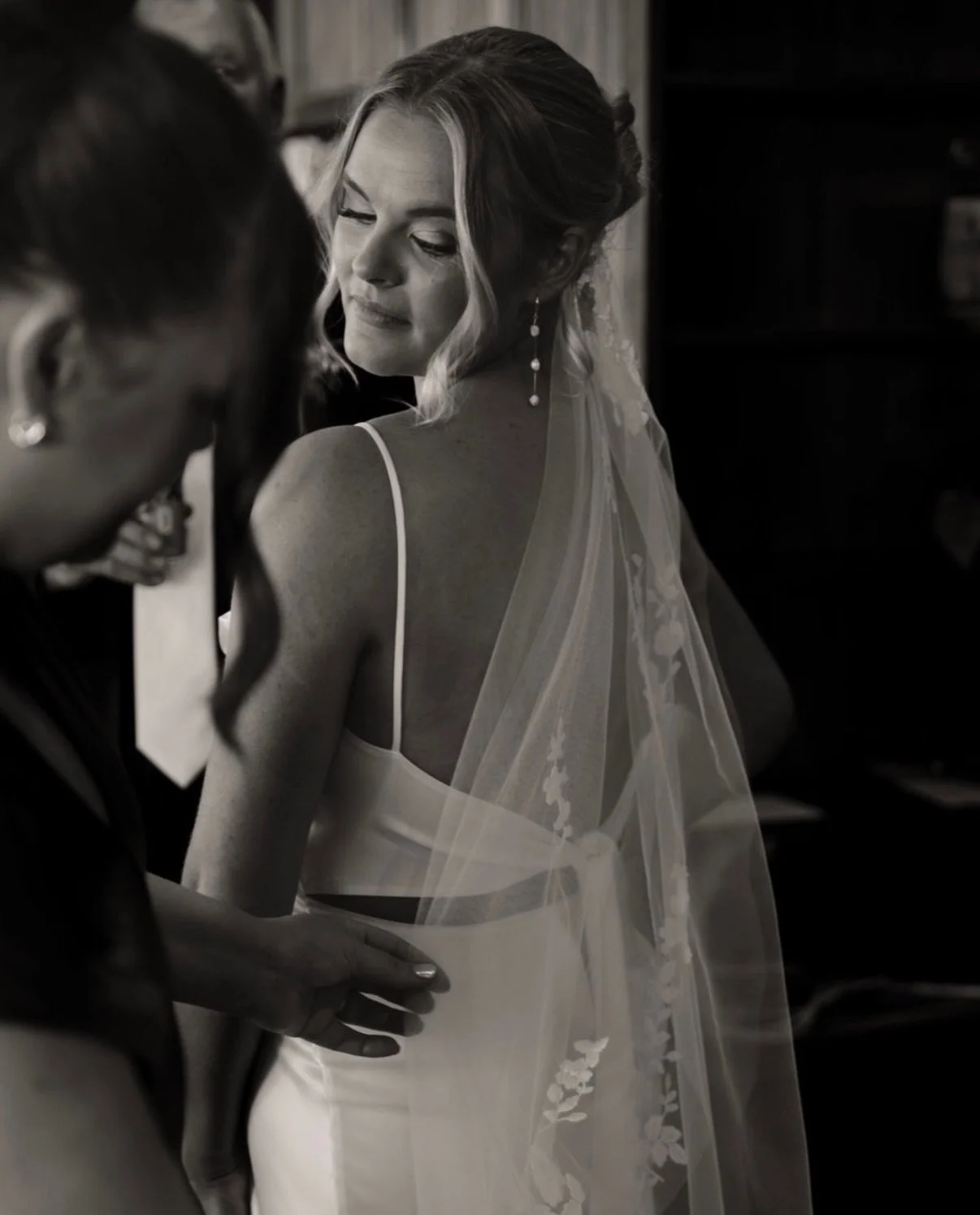 Absolutely adore these photos of @hayleypouw &amp; Bront&euml; by @milkchiccreative ☀️💛 

If you&rsquo;re recently engaged and seeking a Makeup Artist for your wedding - I am currently booking 12 months ahead and love to travel. 

As always, visit m