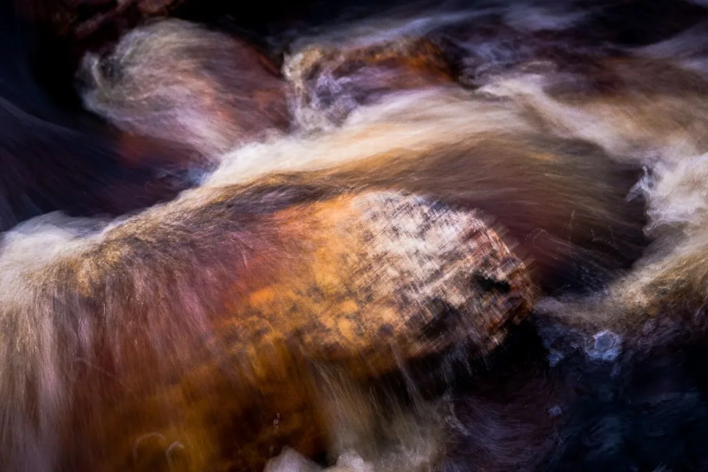 Flowing tannins 

Something a little different and a little more abstract. Taken handheld in lutruwita's South West.

#keeptassiewild #abstractart #flowingcolour #abstractphotography #waterphotography #tasmania #tasmaniaparks #sonya6500 #sonyalpha #t