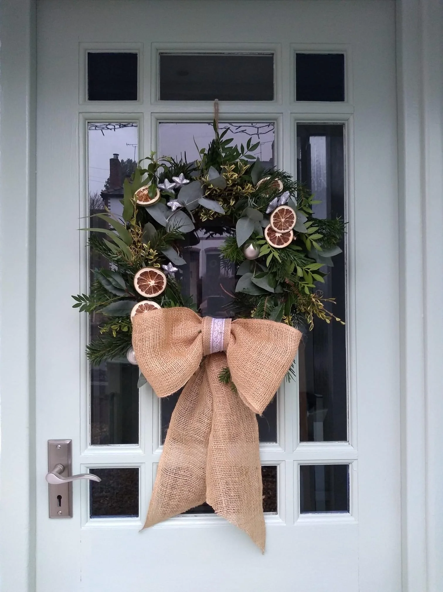 diy-fresh-door-wreath-countrywild.JPG