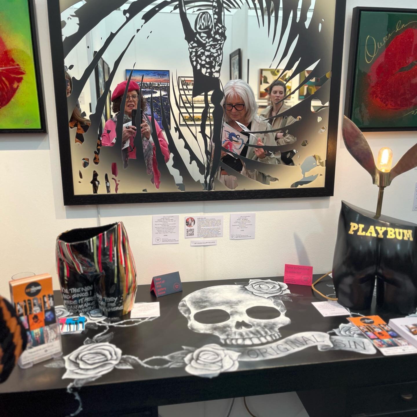 LOVE LOVE LOVED everything on this stand&hellip; definitely worth a trip to hampstead (&amp; you can pop round the corner to see me when you&rsquo;re here😜) #rocknrollart  #hampsteadlife #hampsteadheath #artinlondon #artforyourhome #naomiwallens #th