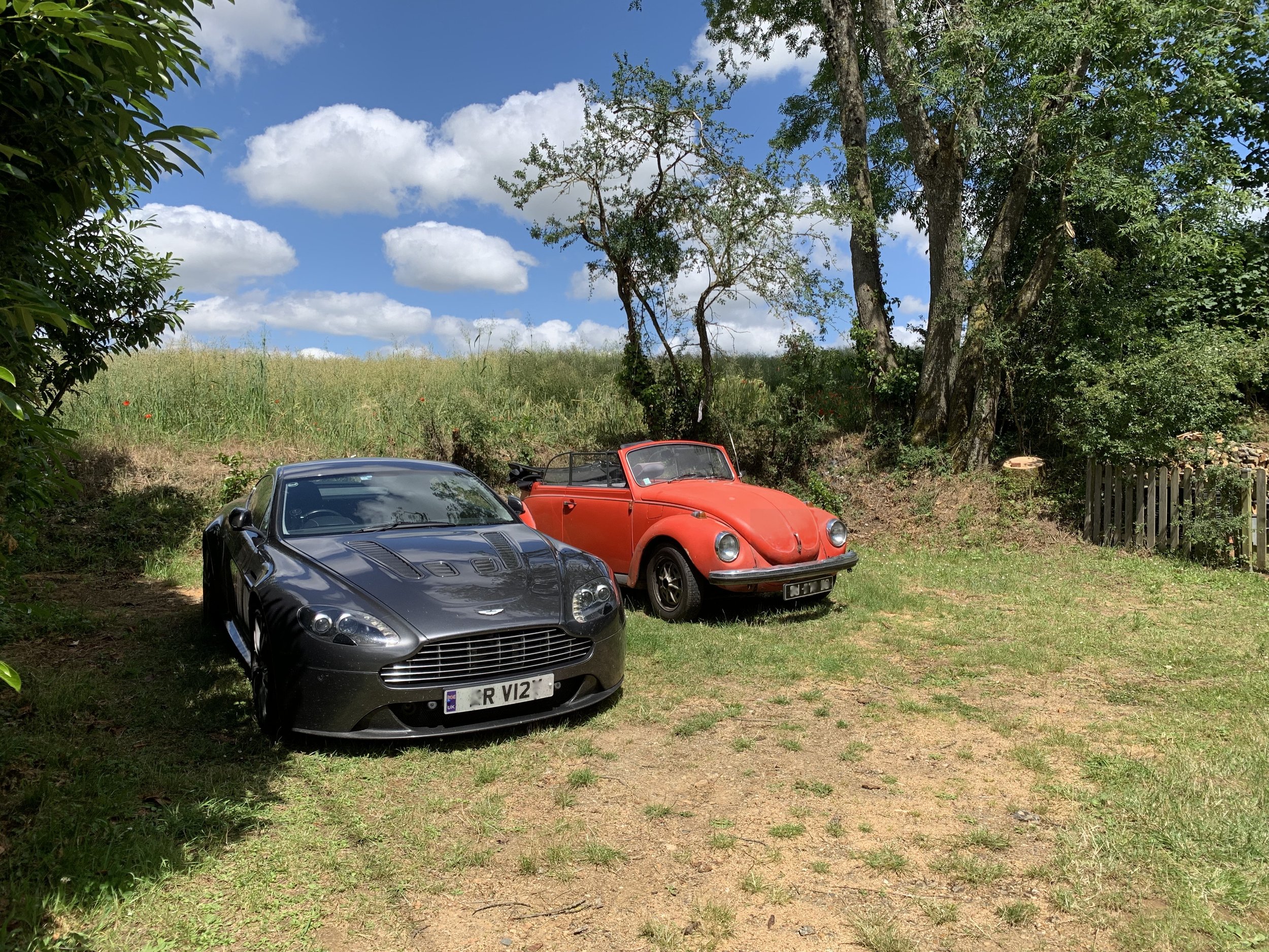 5)Atelierwohnung Parkplatz.jpeg