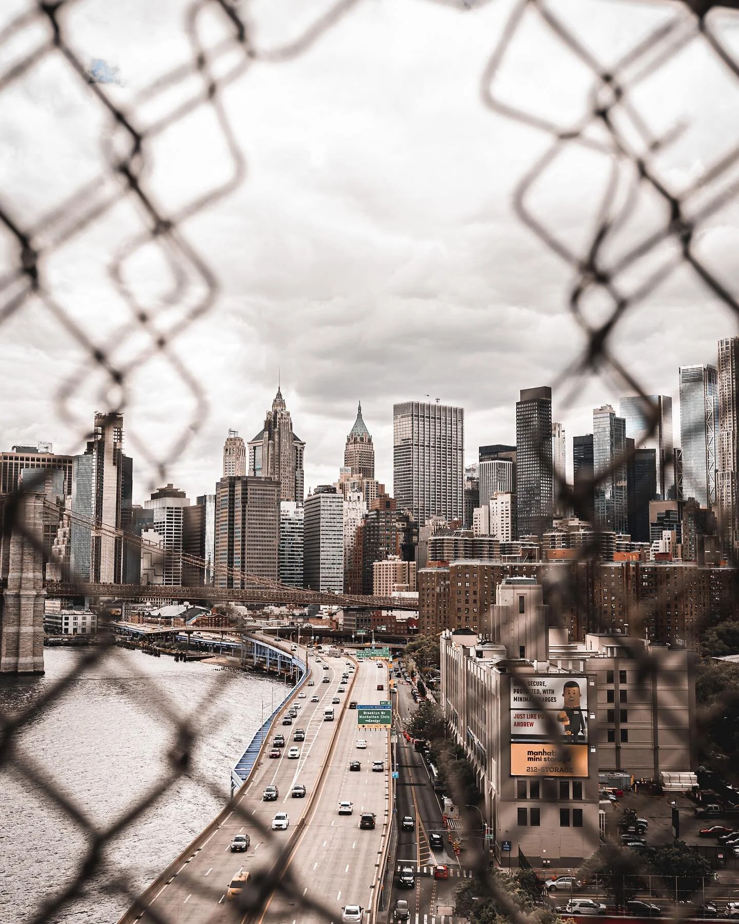 The view of Lower Manhattan from a hole in the chain link fence on the Manhattan Bridge📸

#brooklyn #lowermanhattan #newyorkcityskyline #nyc #newyork #newyorkcity #manhattanbridge #ilovenyc #loves_nyc #online_newyork #likenewyorkcity #MySecretNYC #n