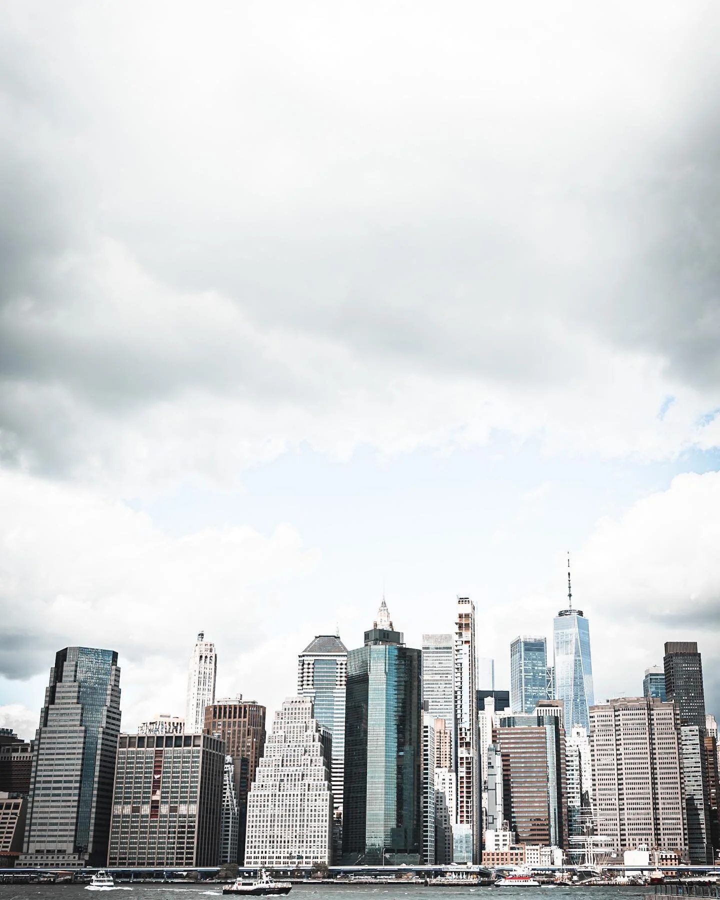 Where dreams touch the sky, overlooking the majestic Manhattan view.

#newyork #manhattan #manhattanview #manhattanskyline #sonyfx3 #sony2070 #adobe #lightroom