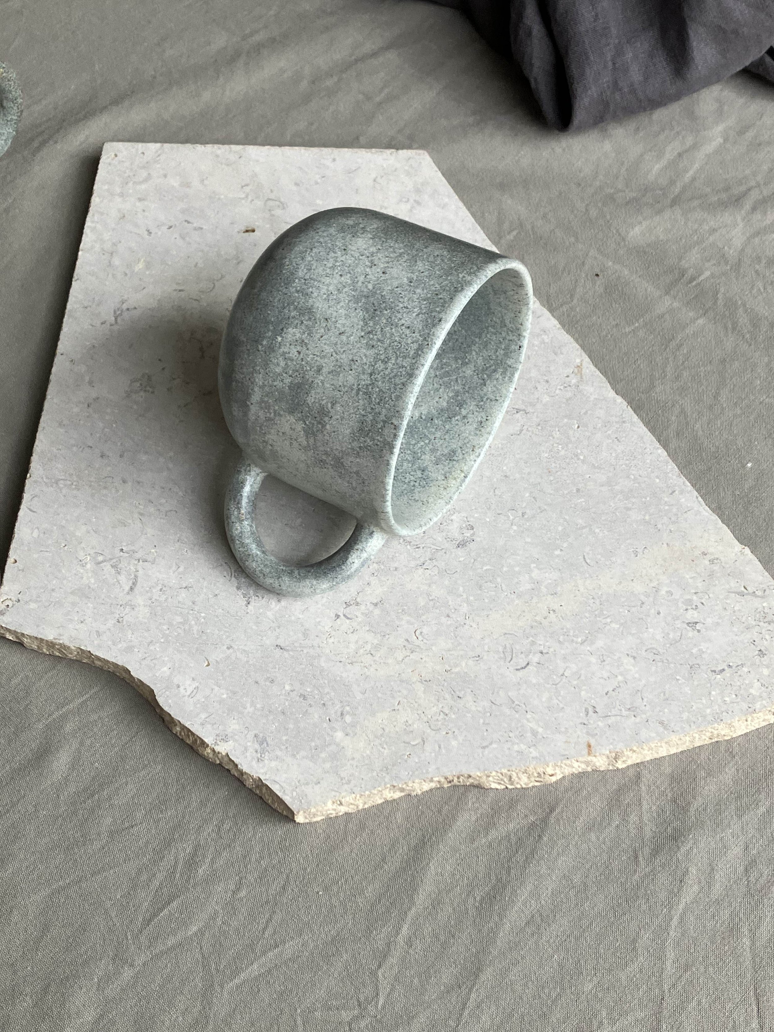 p r e - o r d e r : oval large tea cup L / 400 ml