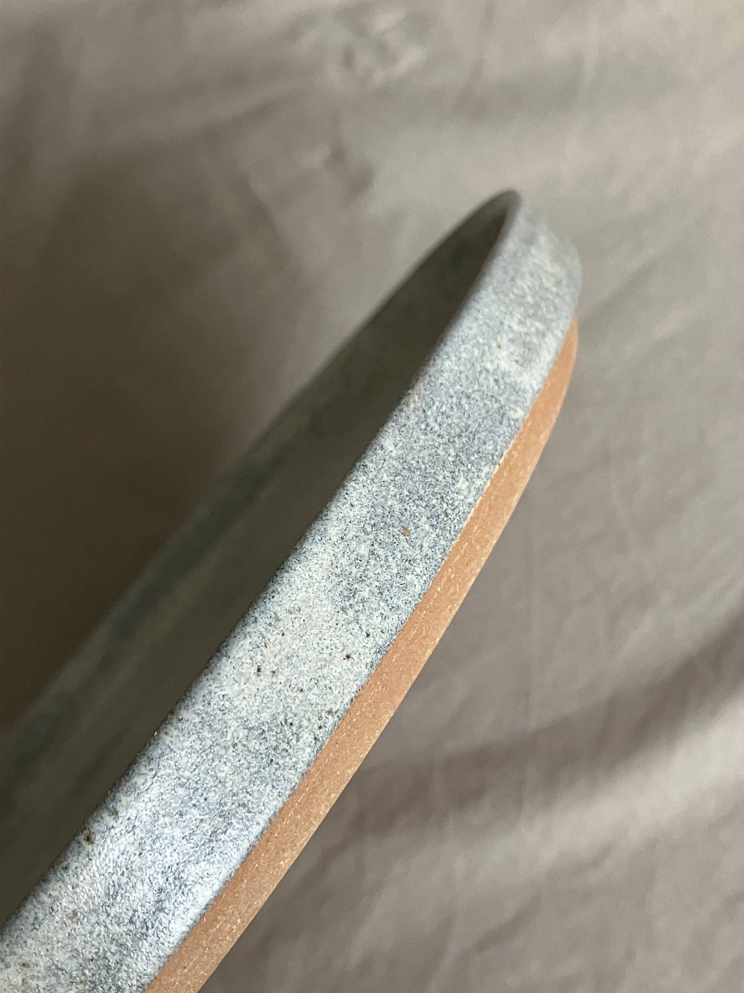 gorka-studio-ceramics-ceramic-stoneware-flat-plates-grey-quartz-side-detail.jpeg