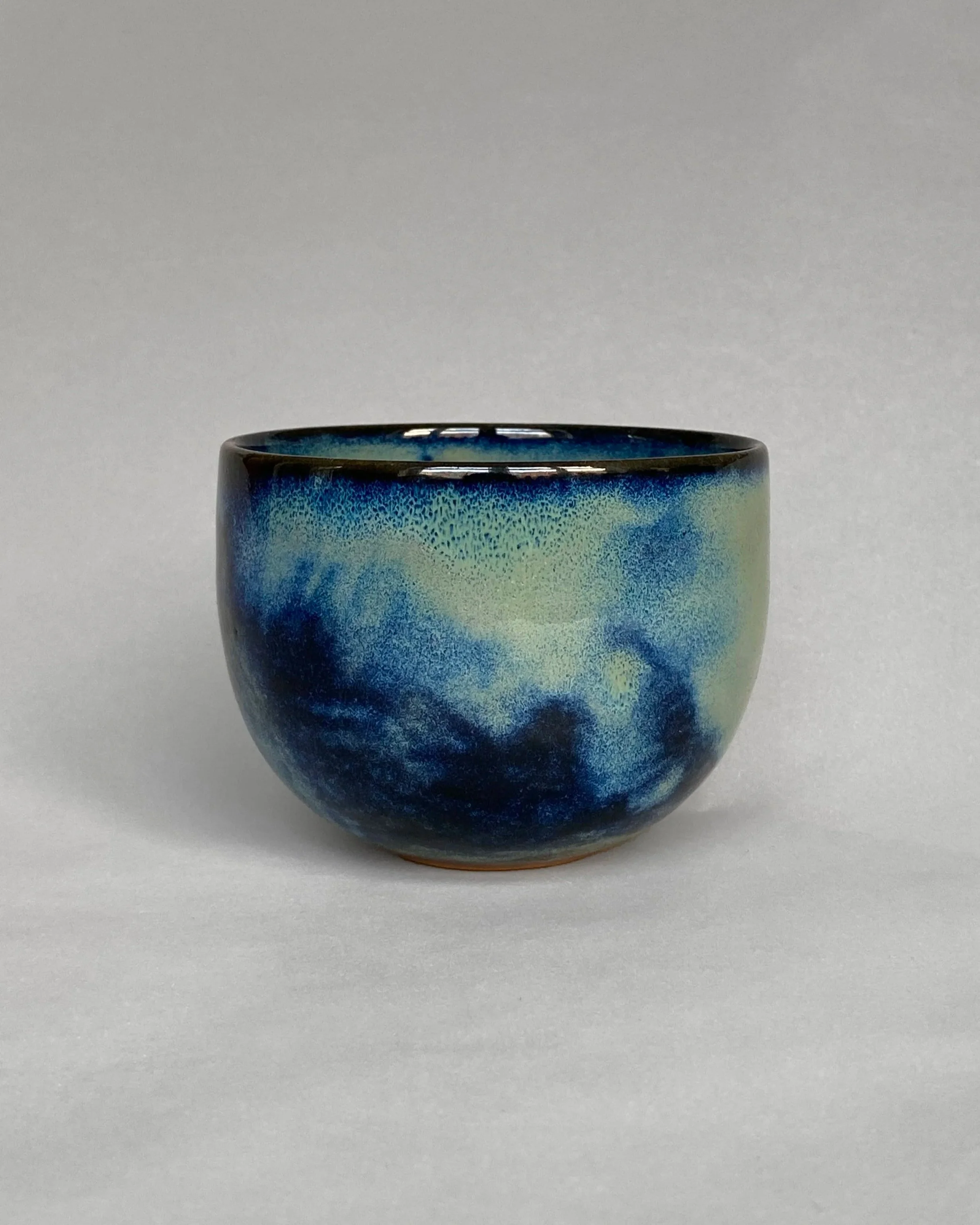 moon_cup_gorka_studio_ceramics_keramika_gorka_keramicky-hrnek-ocean-night-blue-objednavka-dilna-natural-clay-mug-cappuccino-200ml-hrnek-kava-na-kavu_1430_n.jpg